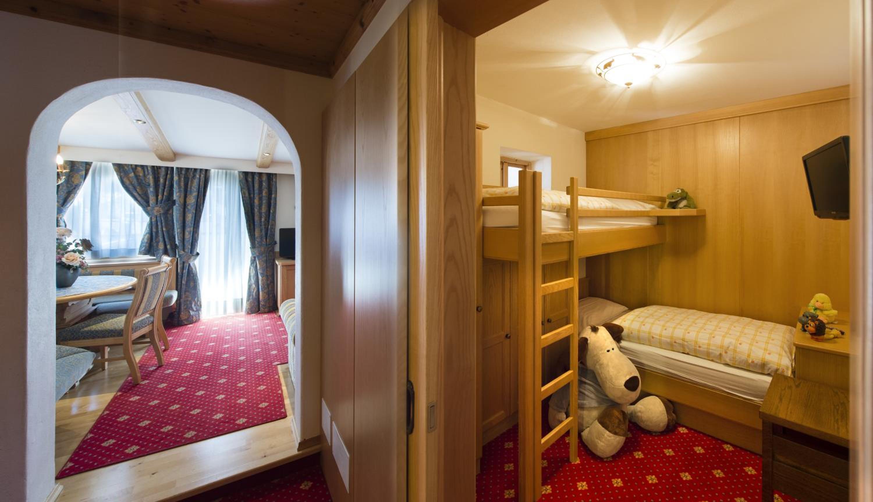 Superior Two-Bedroom Suite (2 Adults + 2 Children)  photo 1
