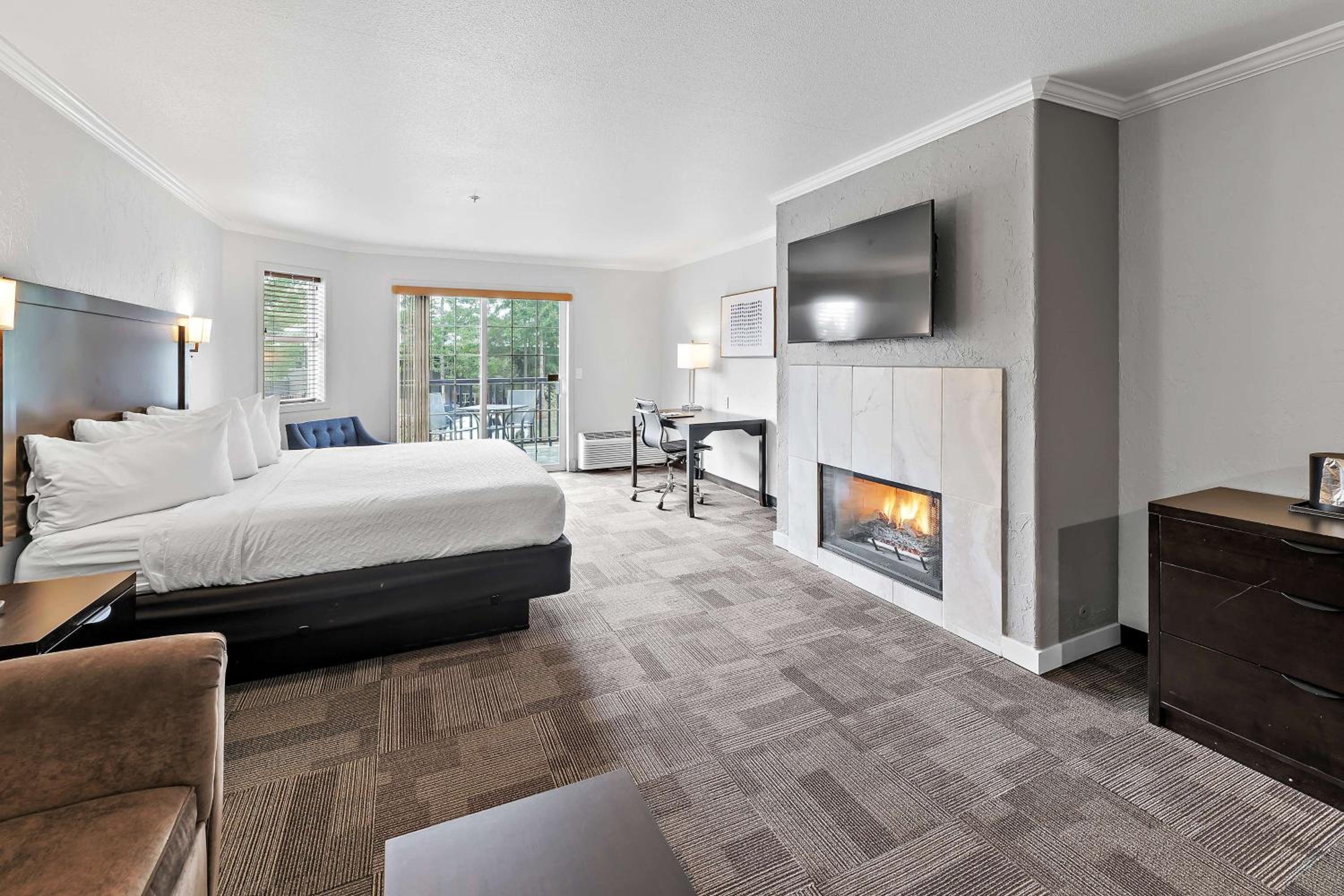 King Room with Sofa Bed - Non-Smoking - Photo 6