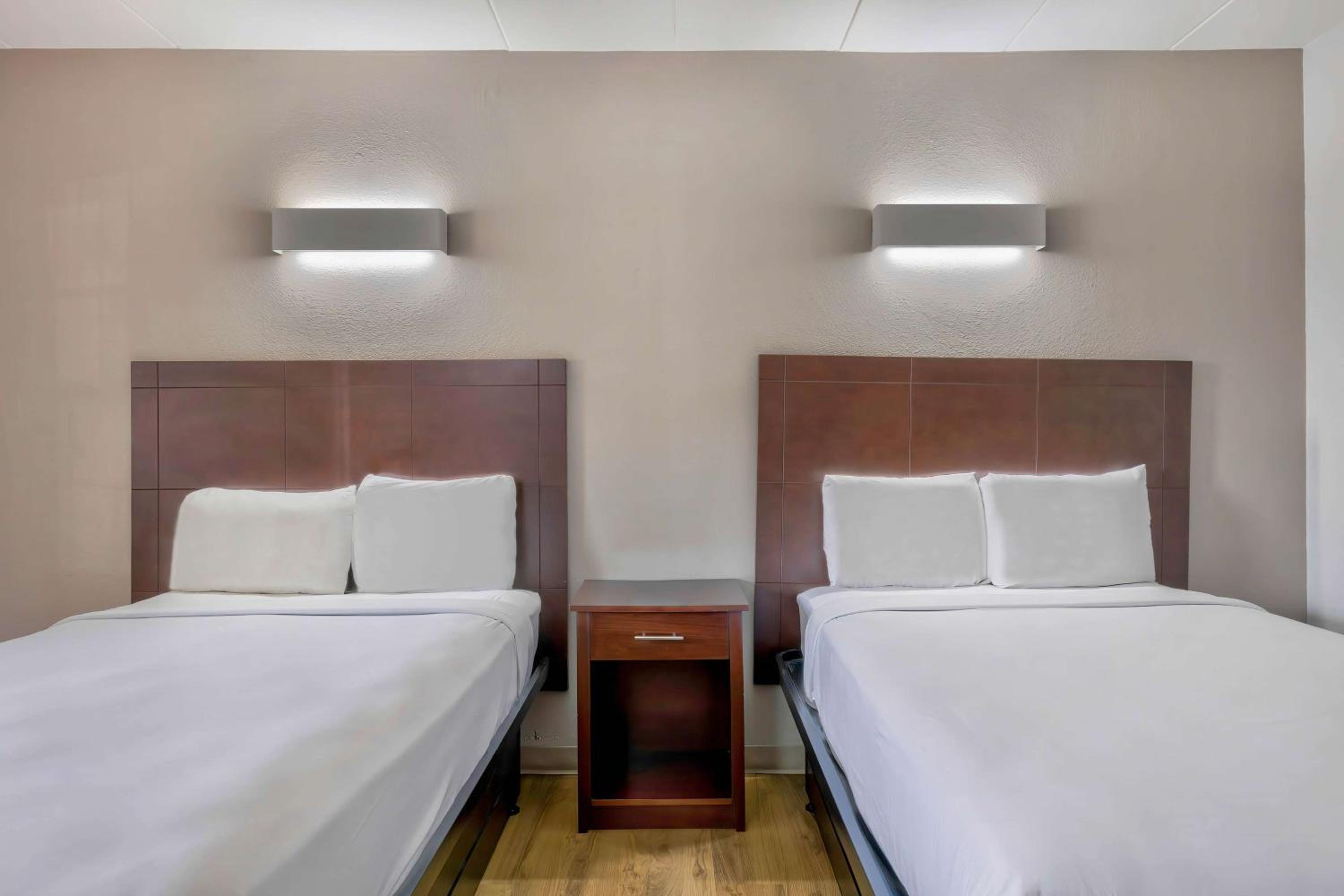 Deluxe Quadruple Room - Non-Smoking photo 2