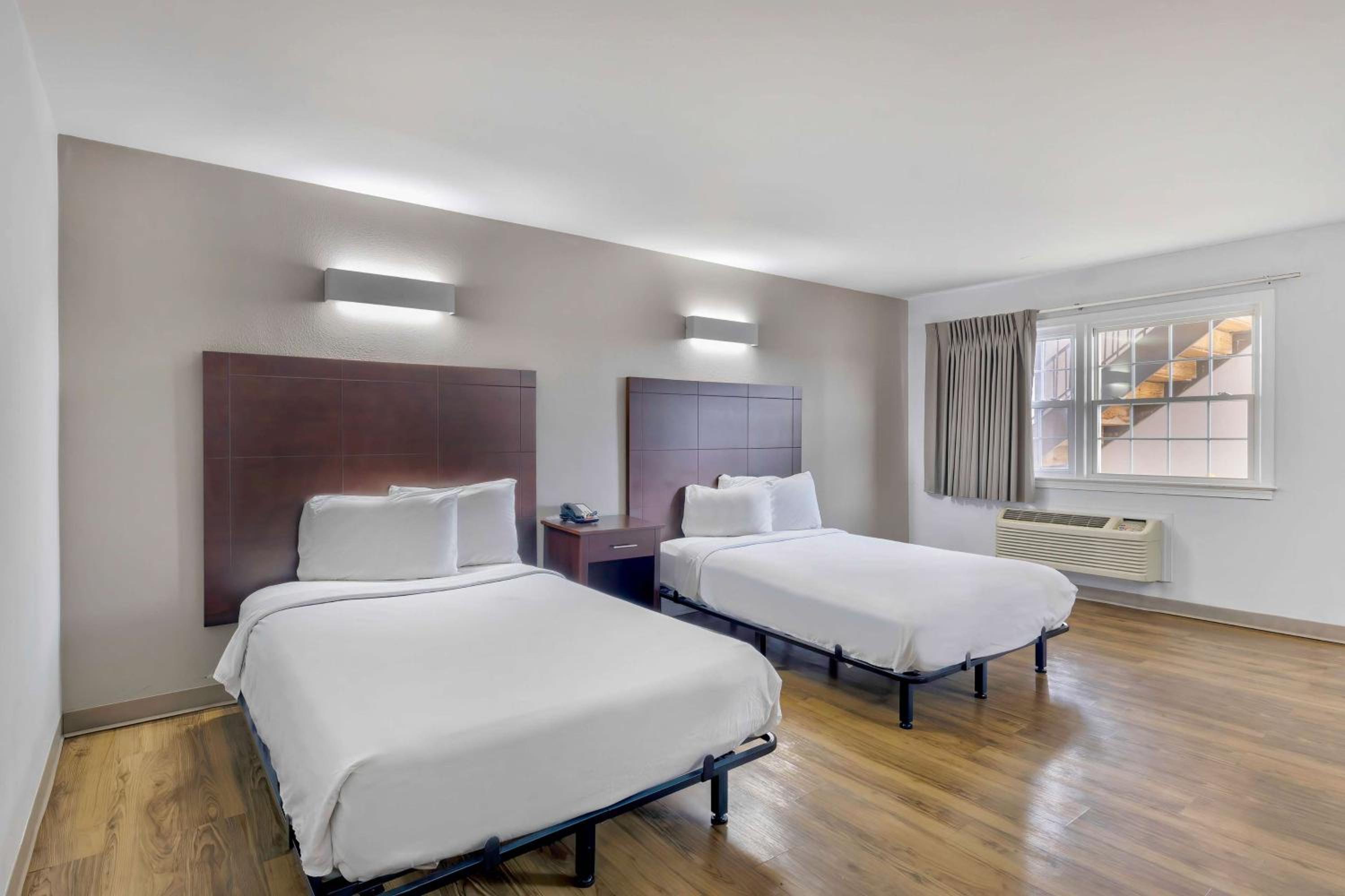 Quadruple Room - Disability Access - Non-Smoking photo 2