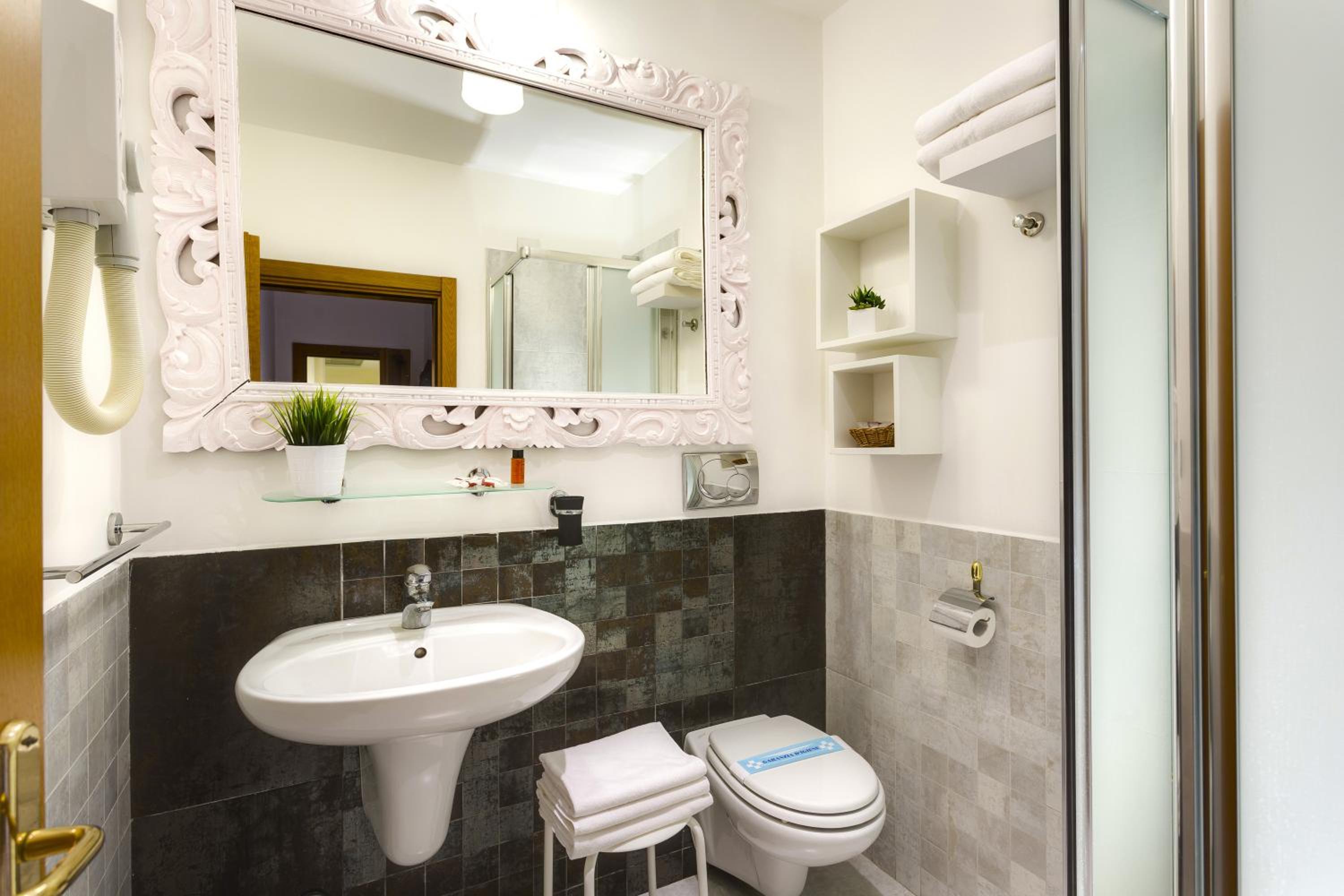 Small Double Room photo 2
