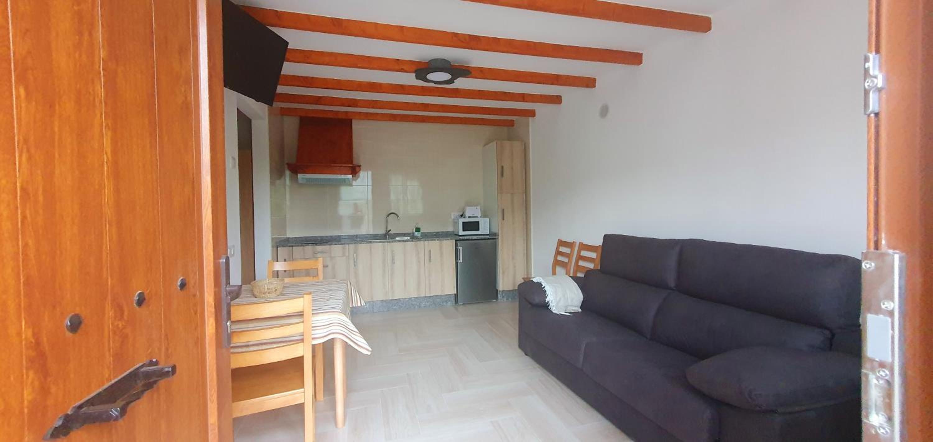 Apartamento de una habitación con balcón