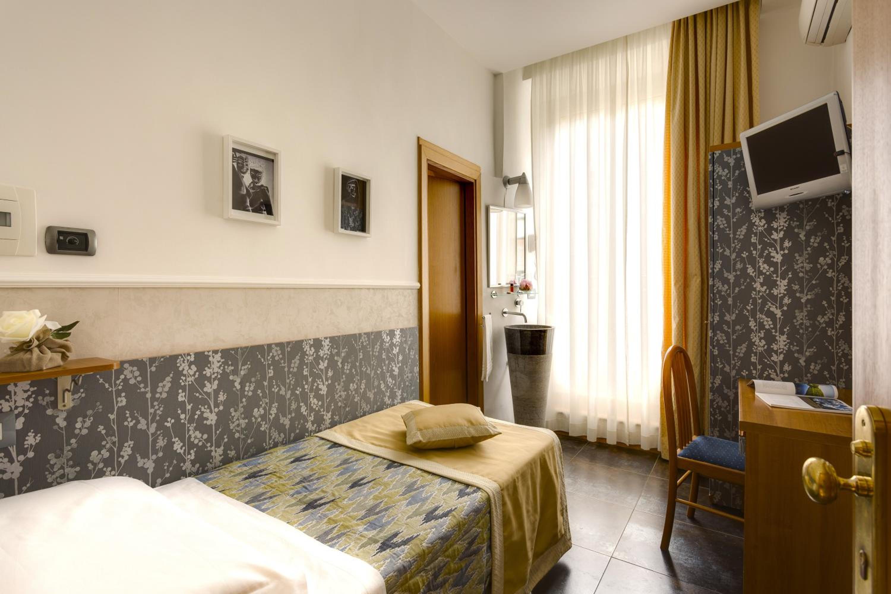 Single Room photo 1