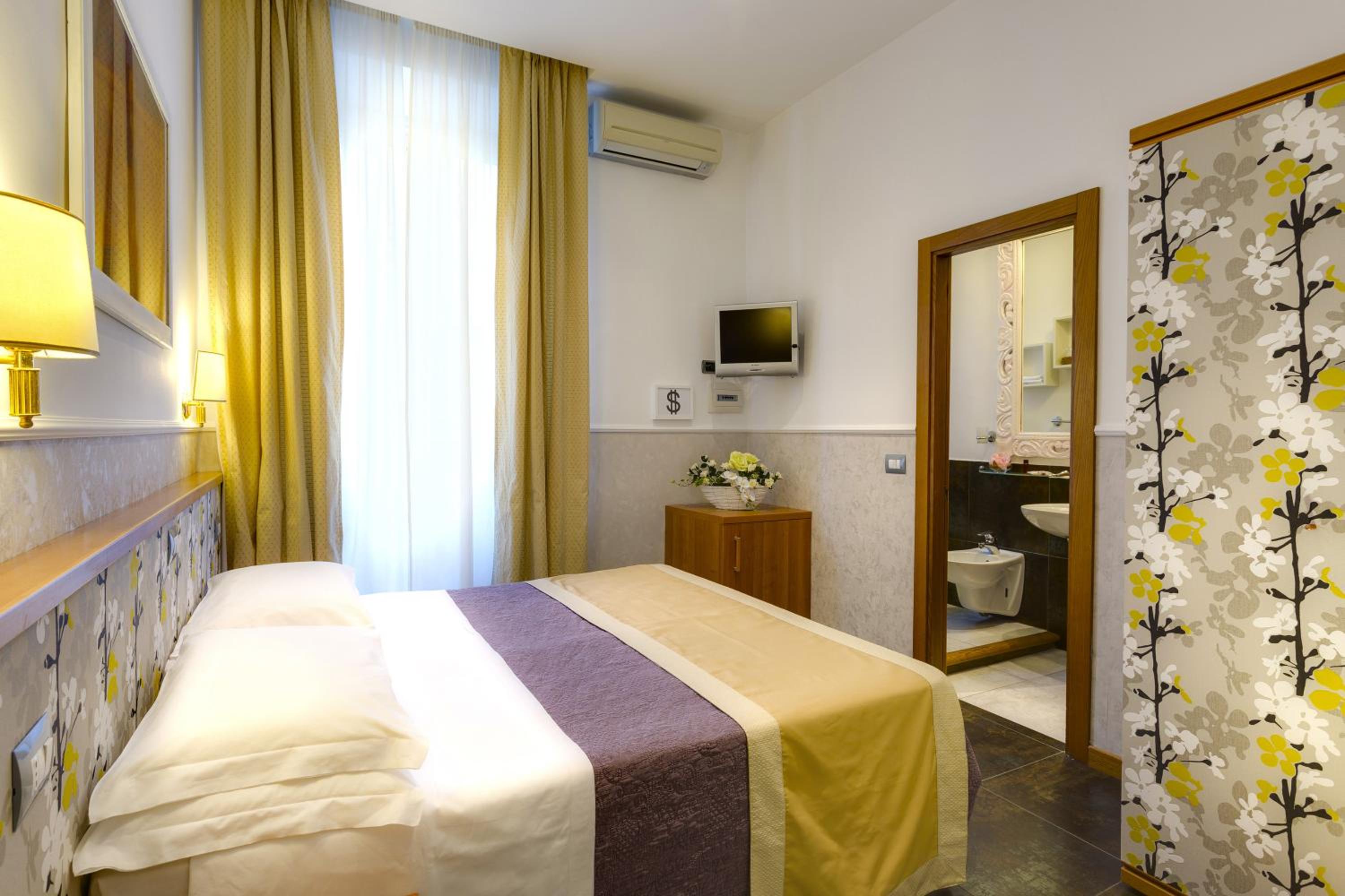 Double or Twin Room photo 1