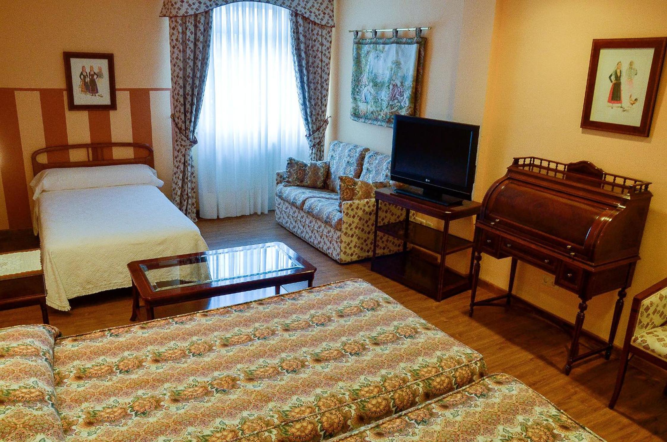 Triple Room - Photo 1