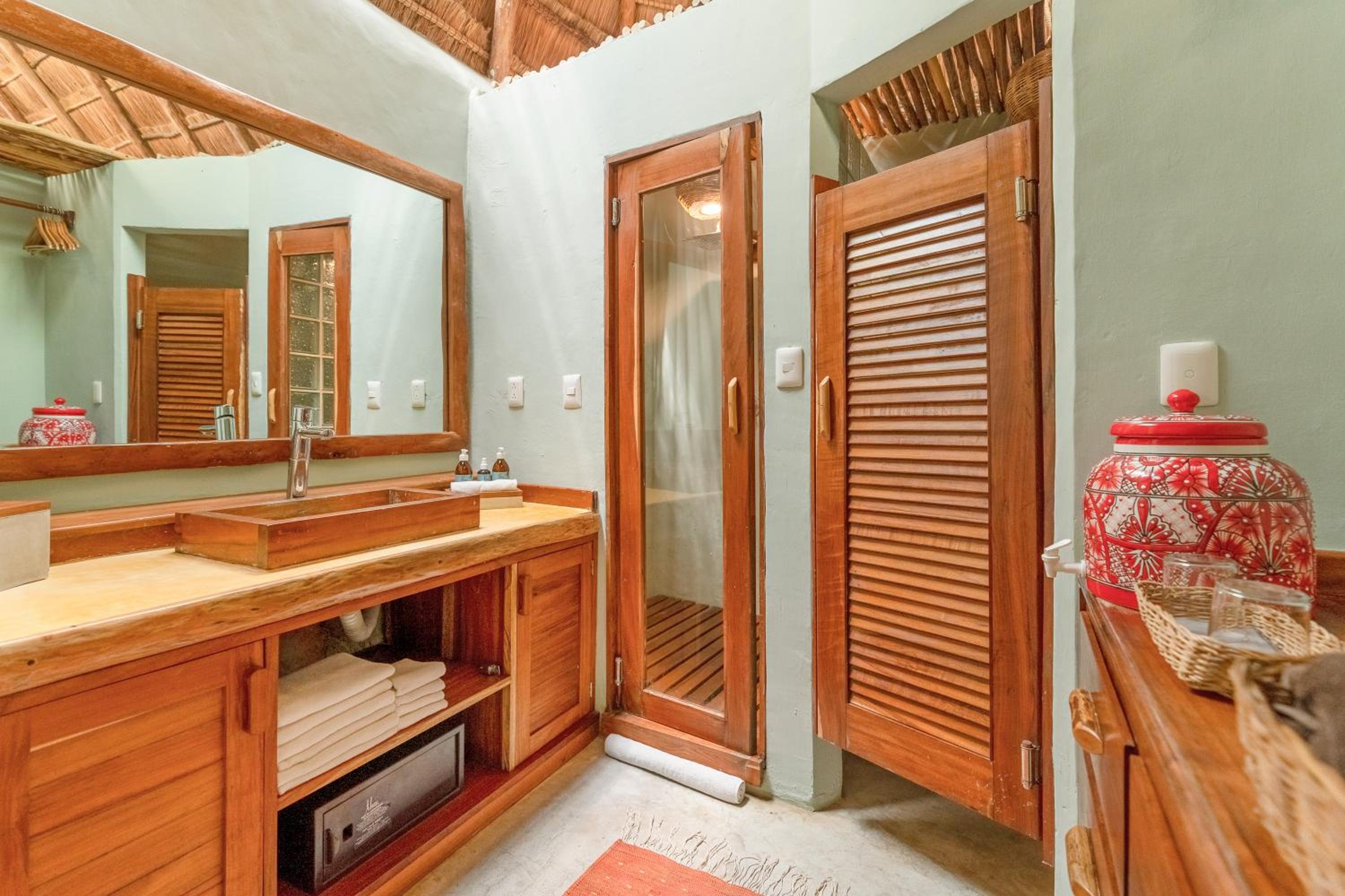 Suite - Photo 2