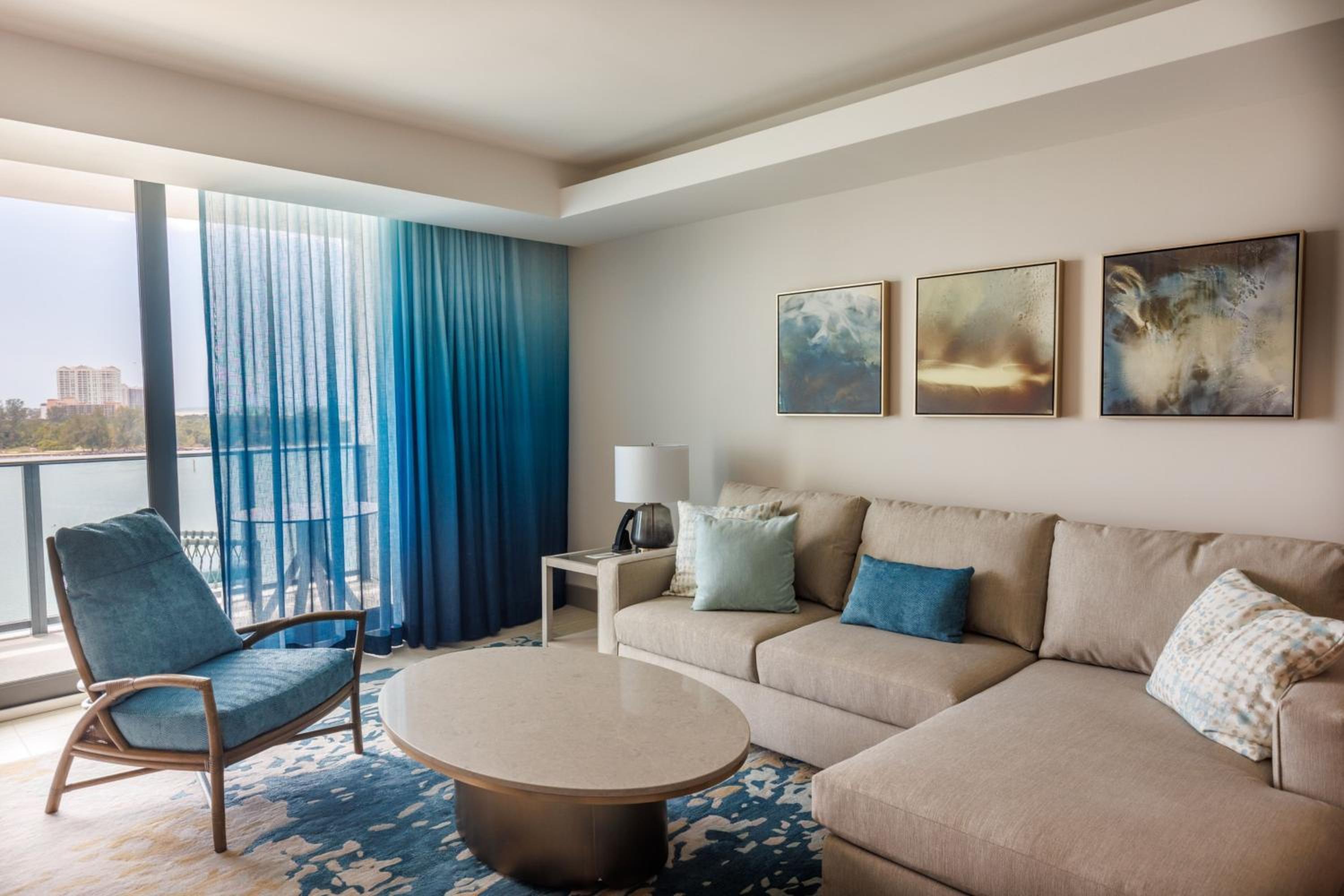 One-Bedroom Residence with King Bed and Balcony photo 3