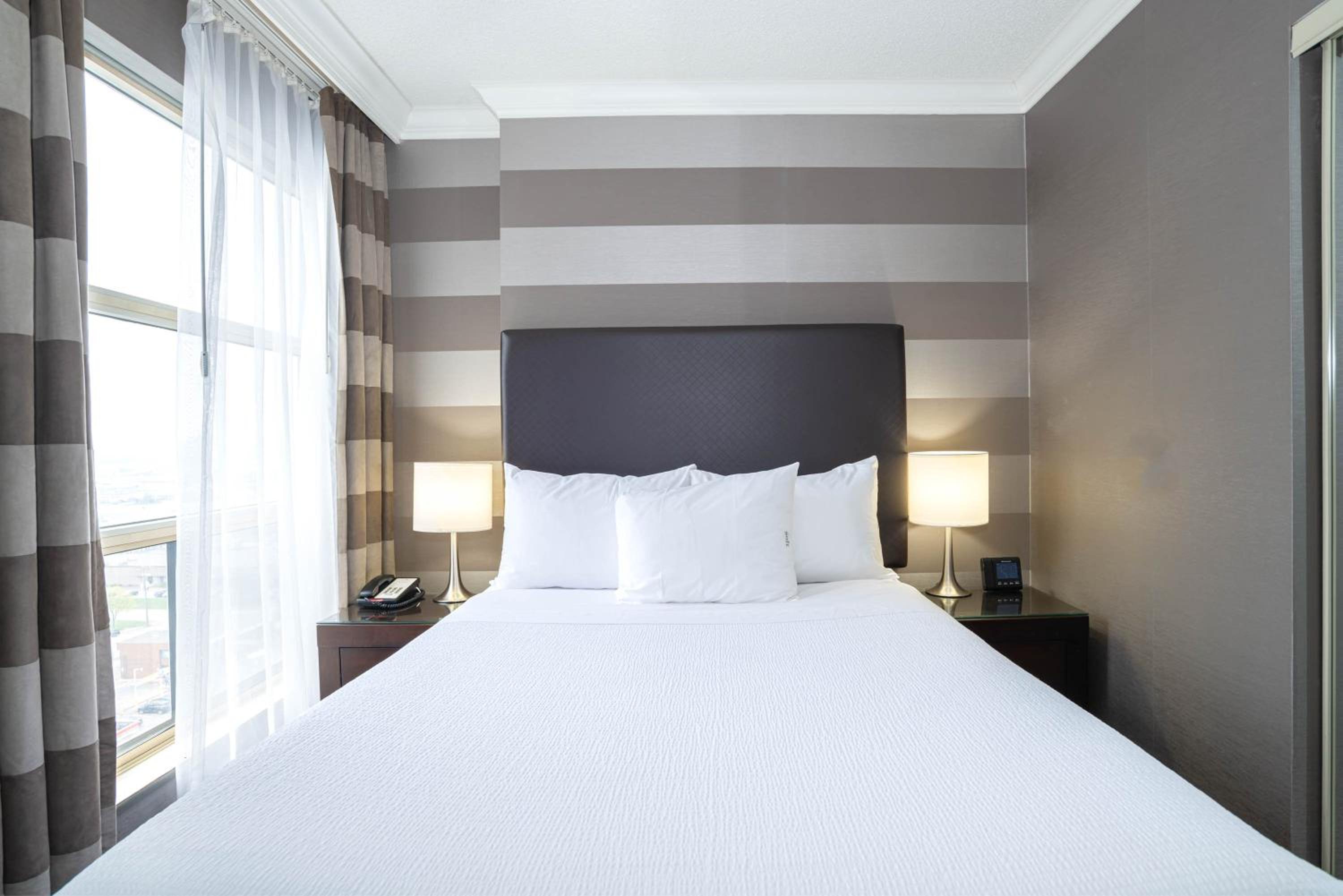Standard Suite, 1 Queen Bed, Sofa Bed - Photo 7