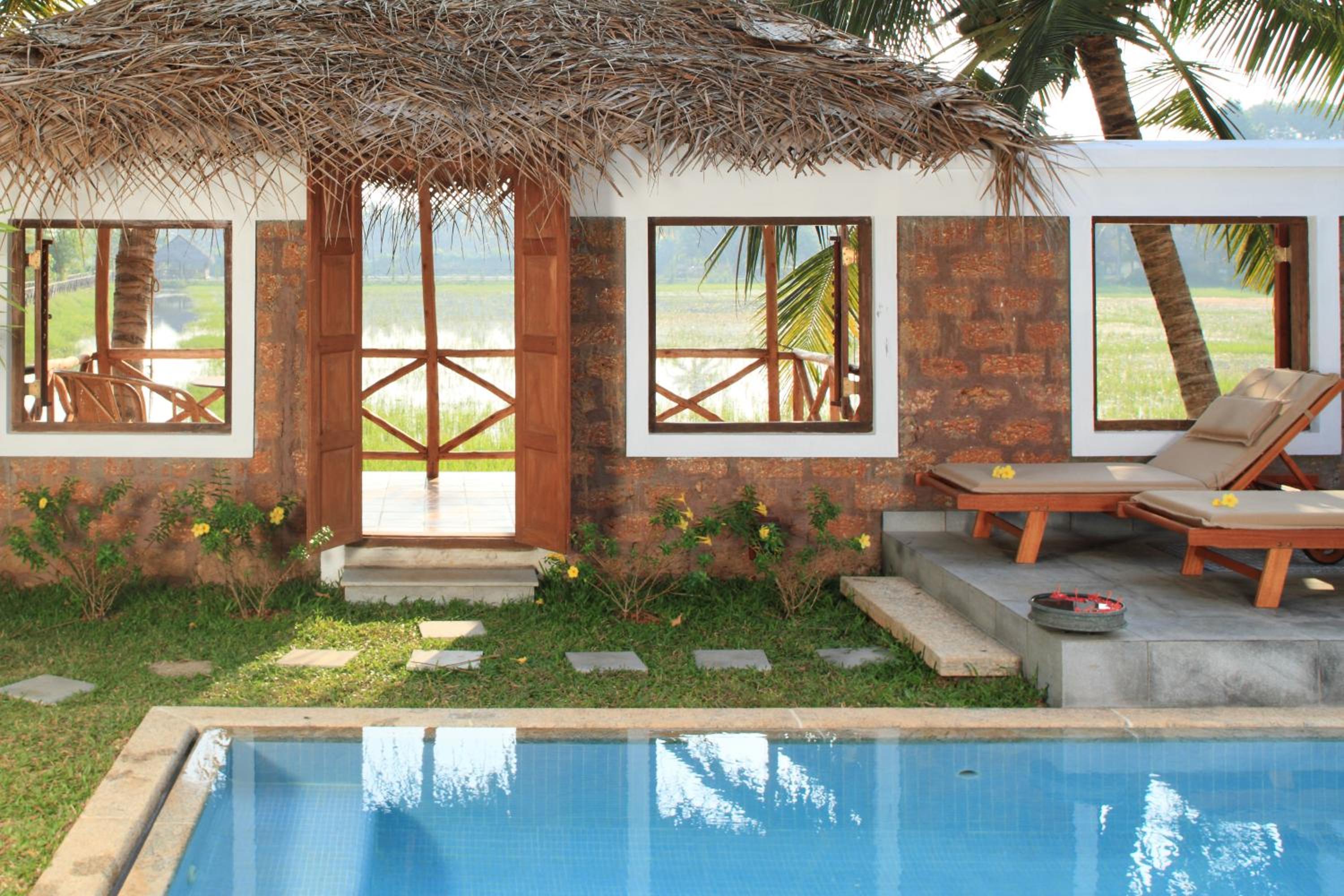 Lake Front Villa with Private Pool - Complimentary one-hour Sunset cruise (subject to weather conditions)
