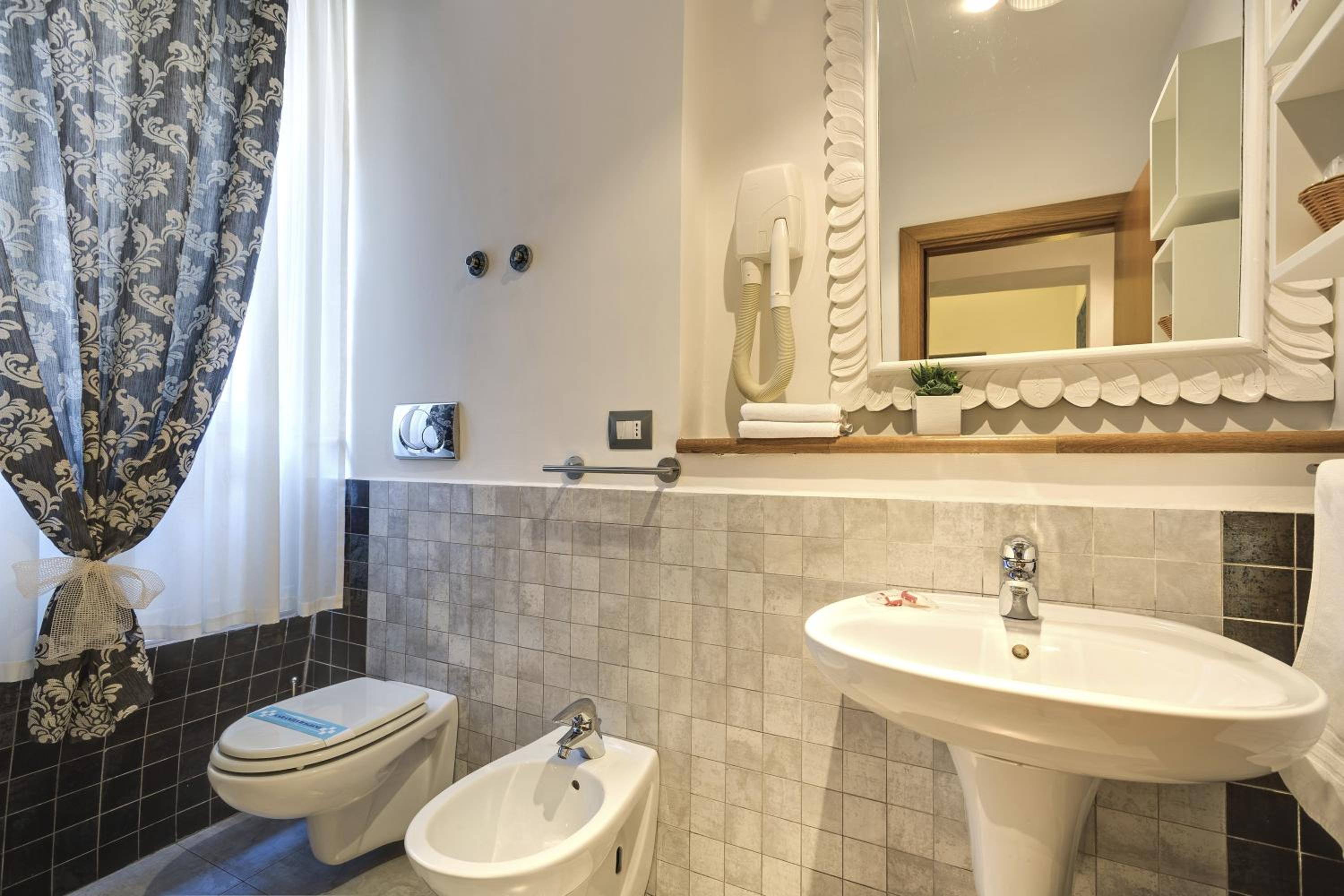 Double or Twin Room photo 2
