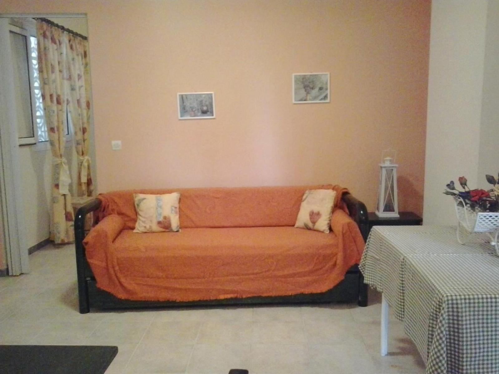 One-Bedroom Apartment - Photo 8