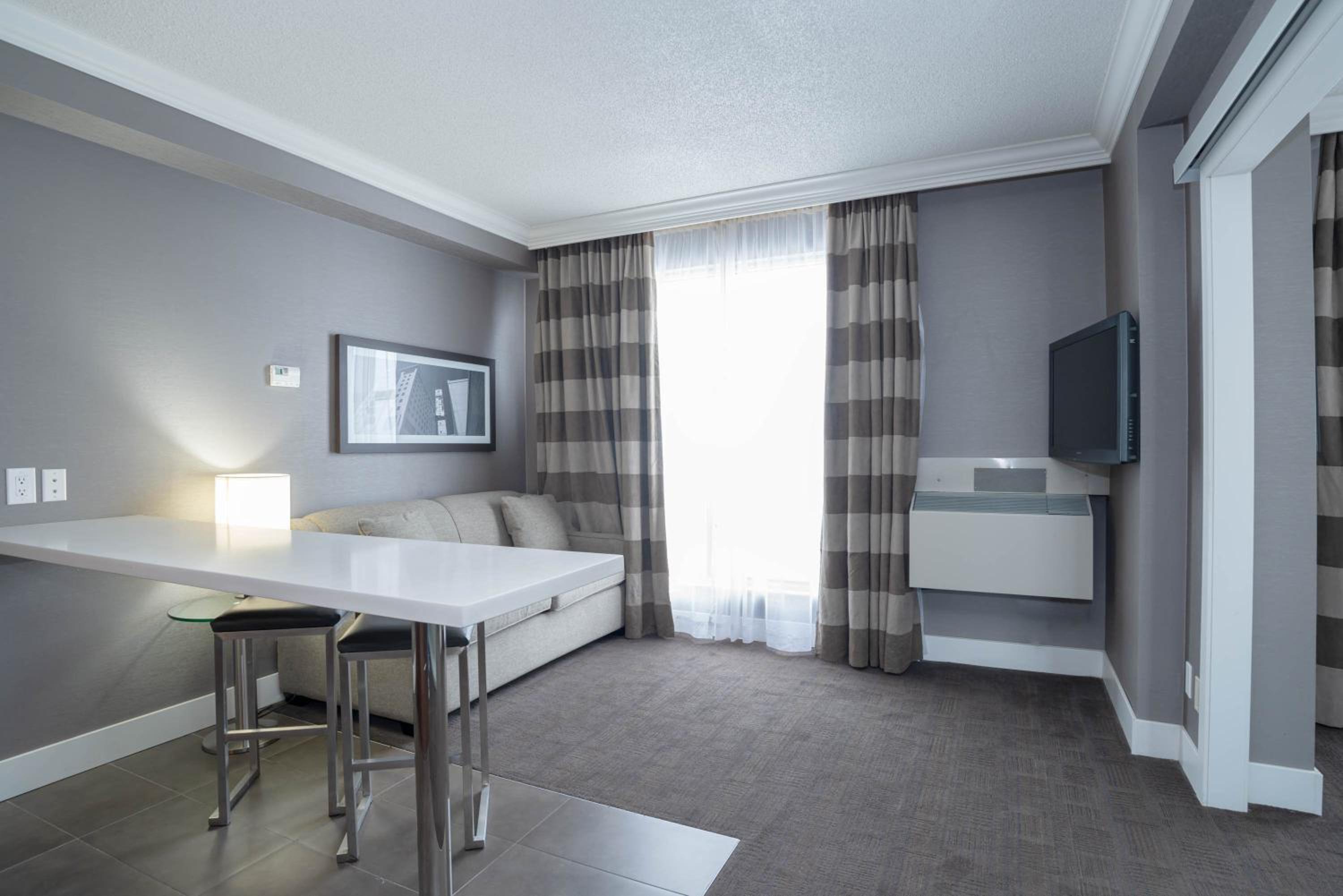 Standard Suite, 1 King Bed, Sofa Bed, Kitchen - Photo 7
