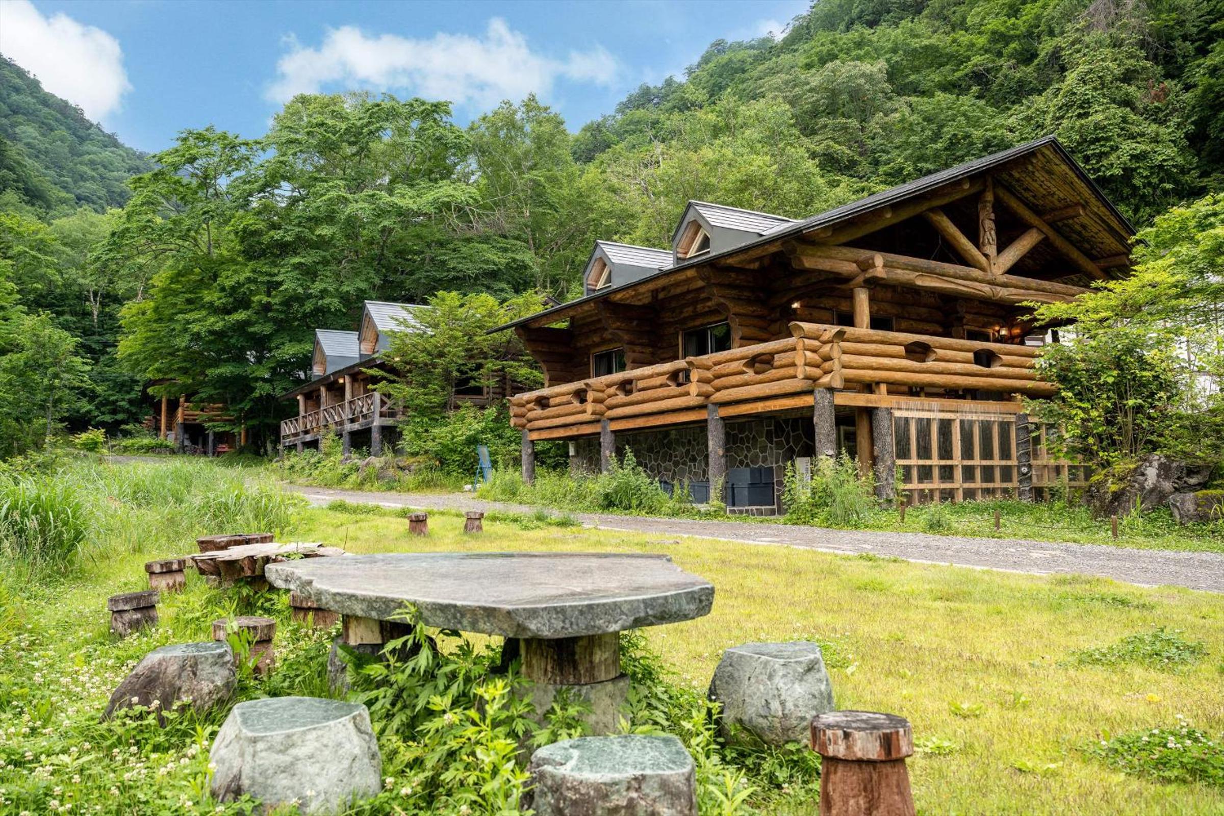 Suite with Mountain View - Photo 4