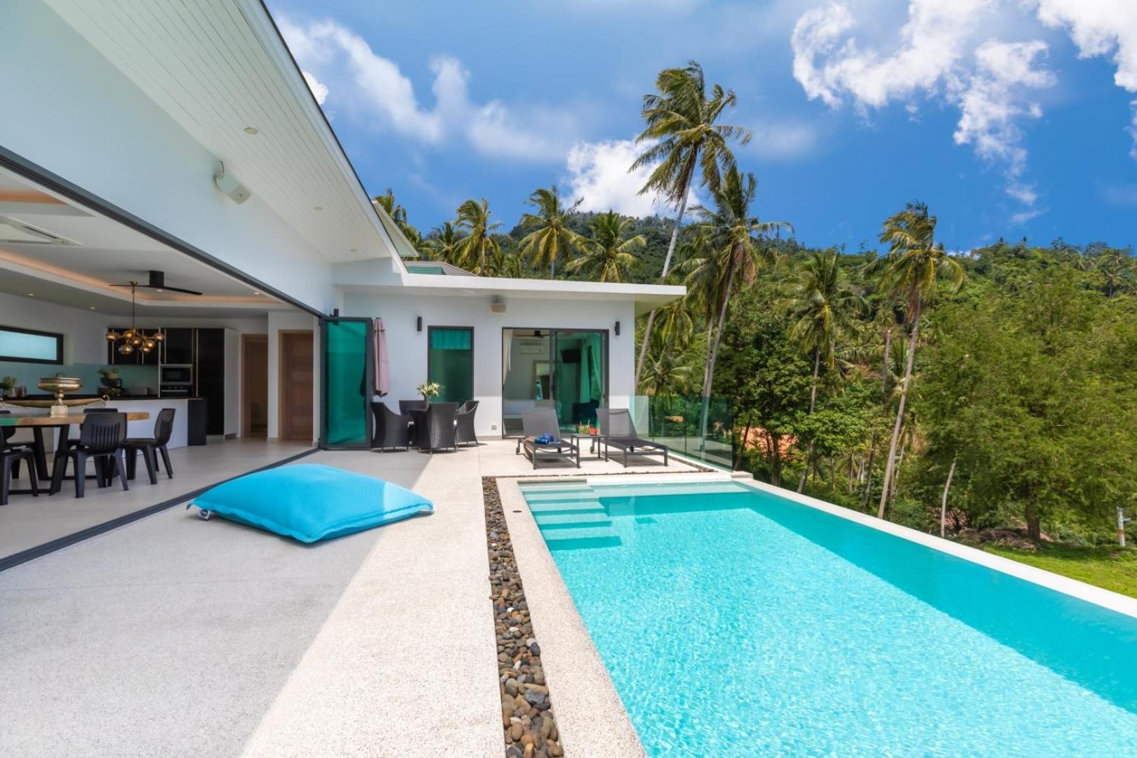 Villa with Sea View photo 2