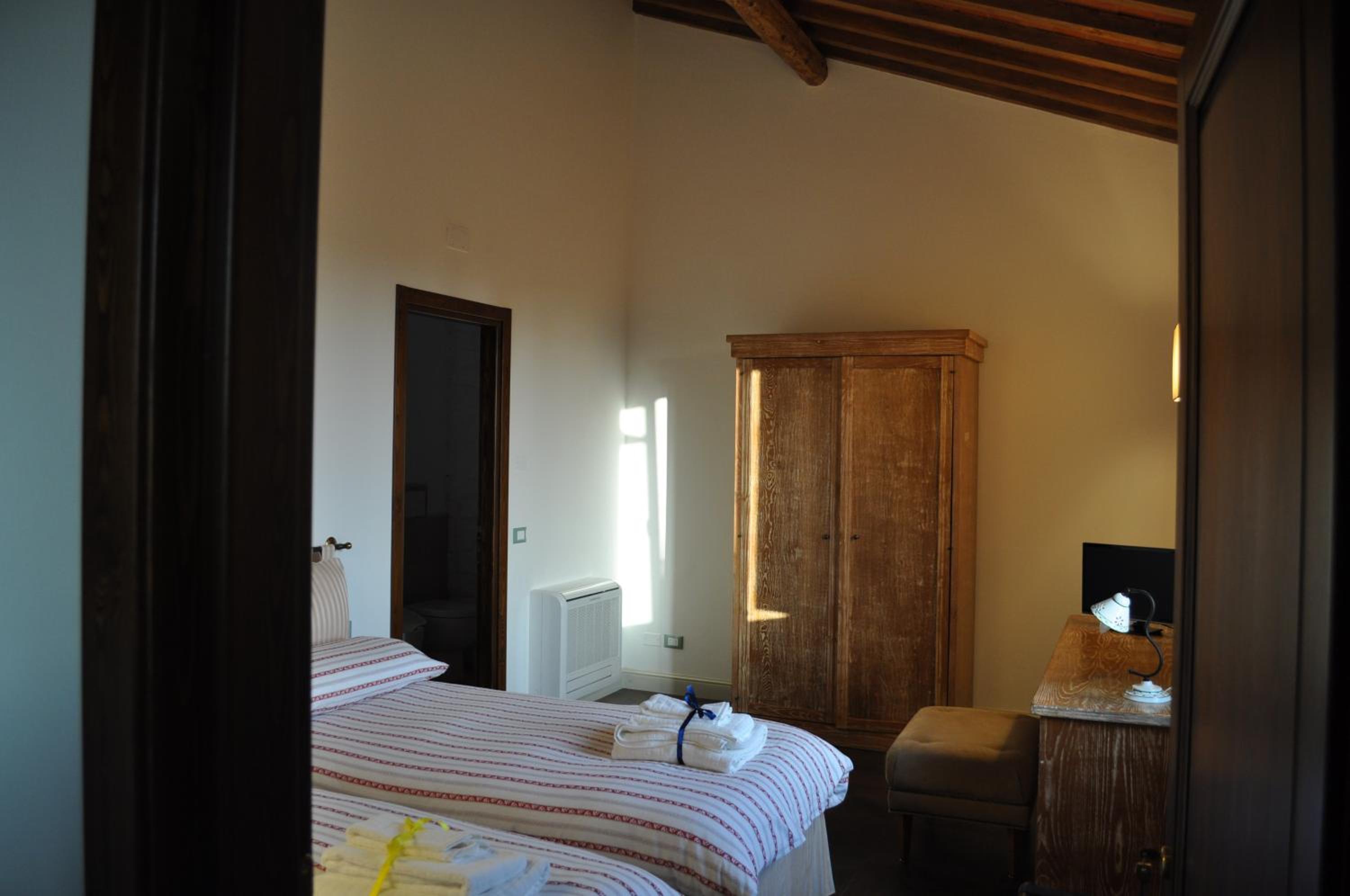 Double or Twin Room with Garden View photo 2