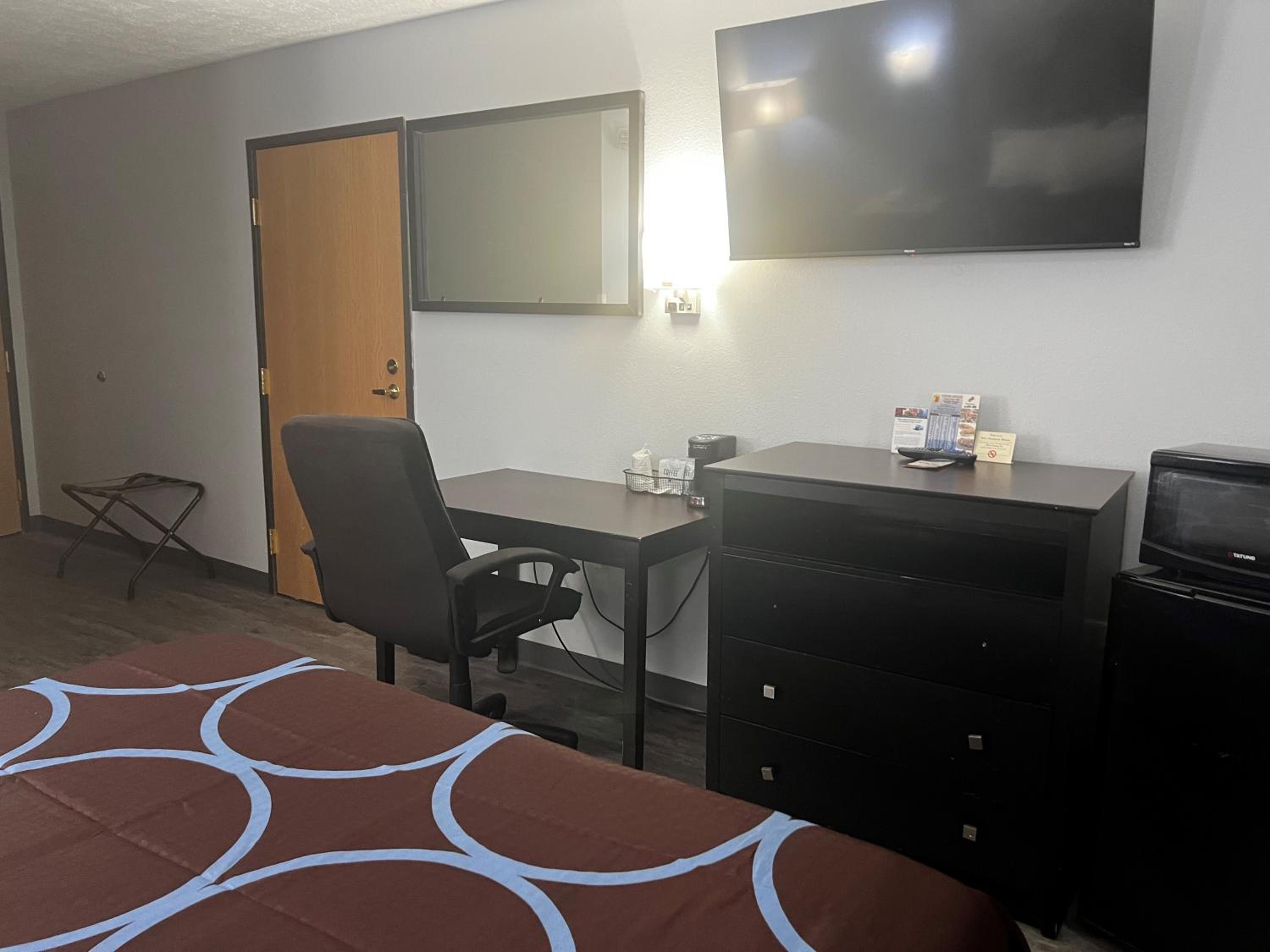 Super 8 by Wyndham Cleveland TX, Billede 3