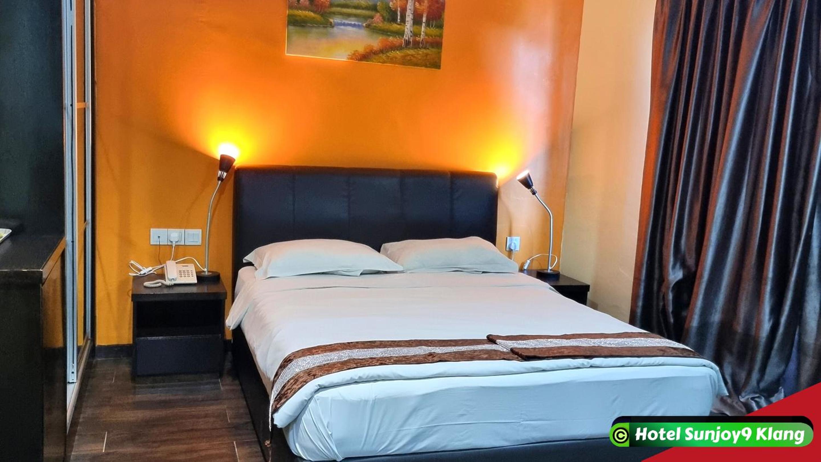 Premium Family-4 Suite with Jacuzzi Spa Bath - Photo 12