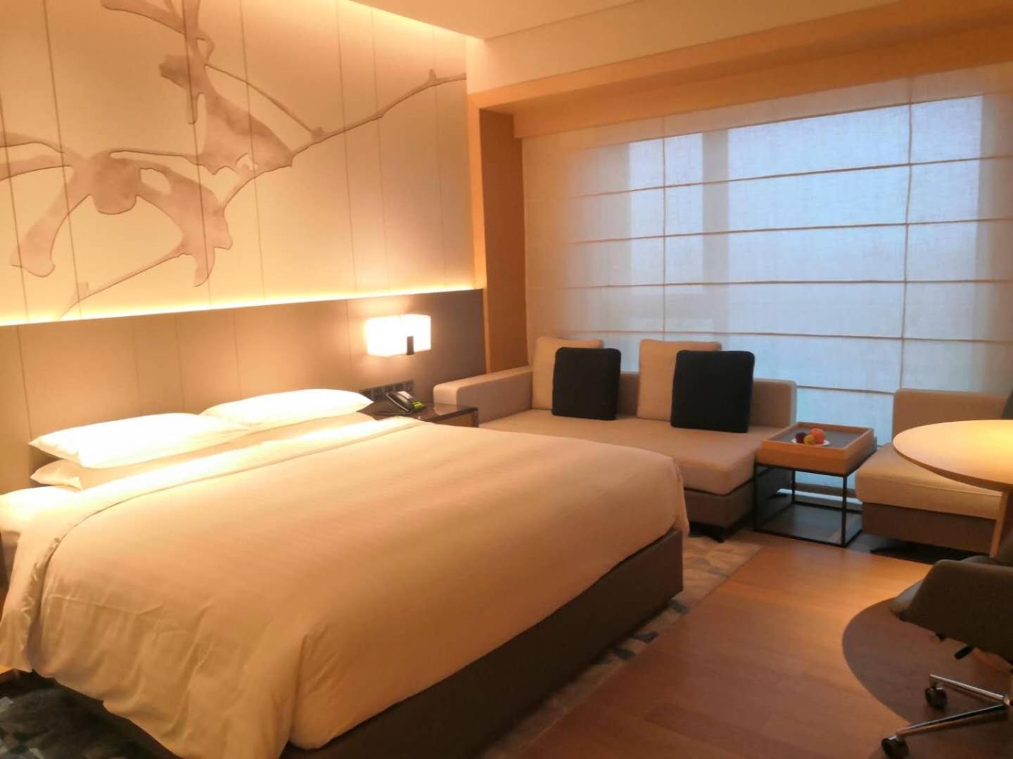 Deluxe King Room photo 2