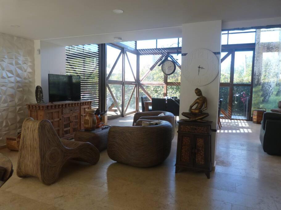 Four-Bedroom House photo 3