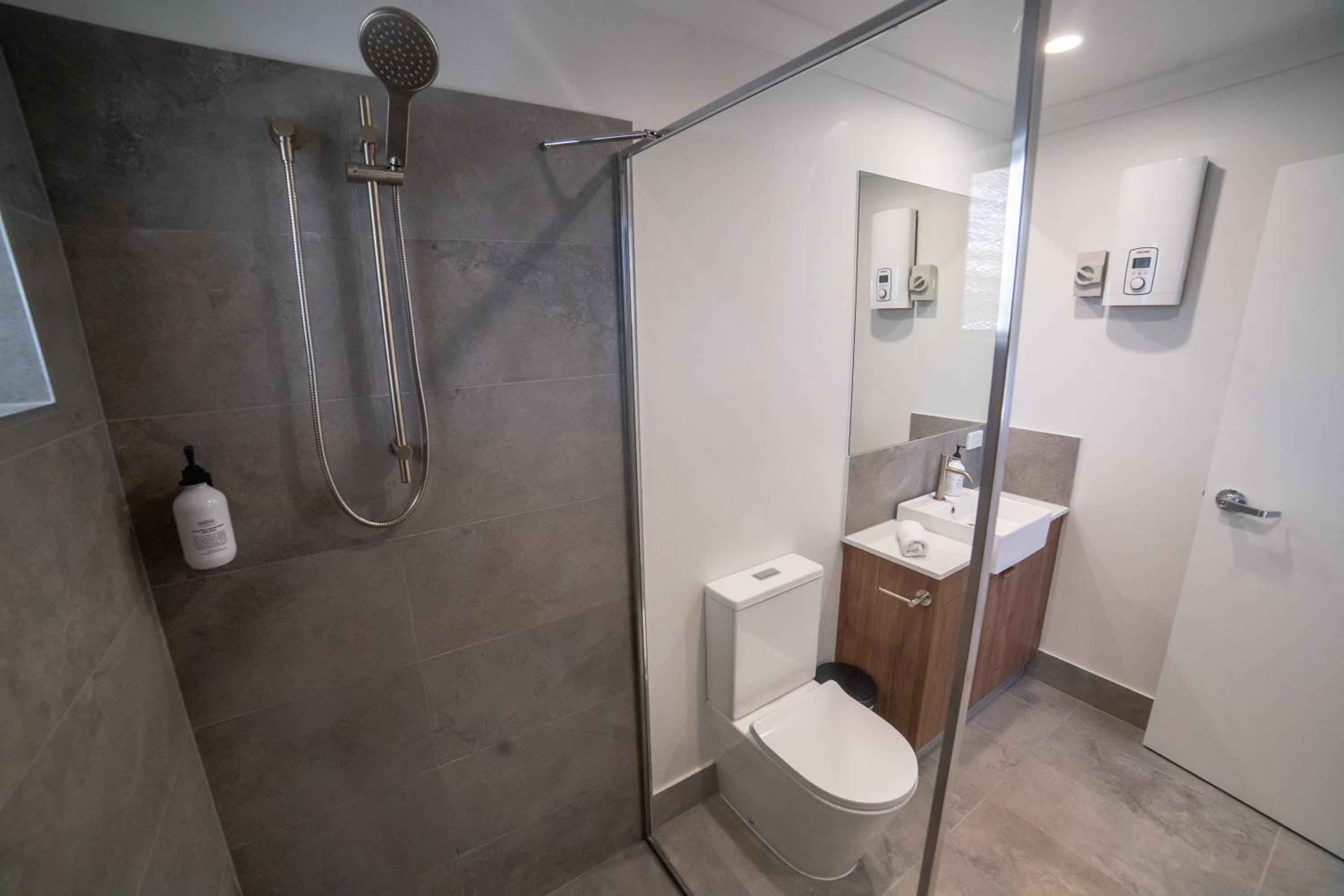 Quadruple Room With Private Bathroom photo 2