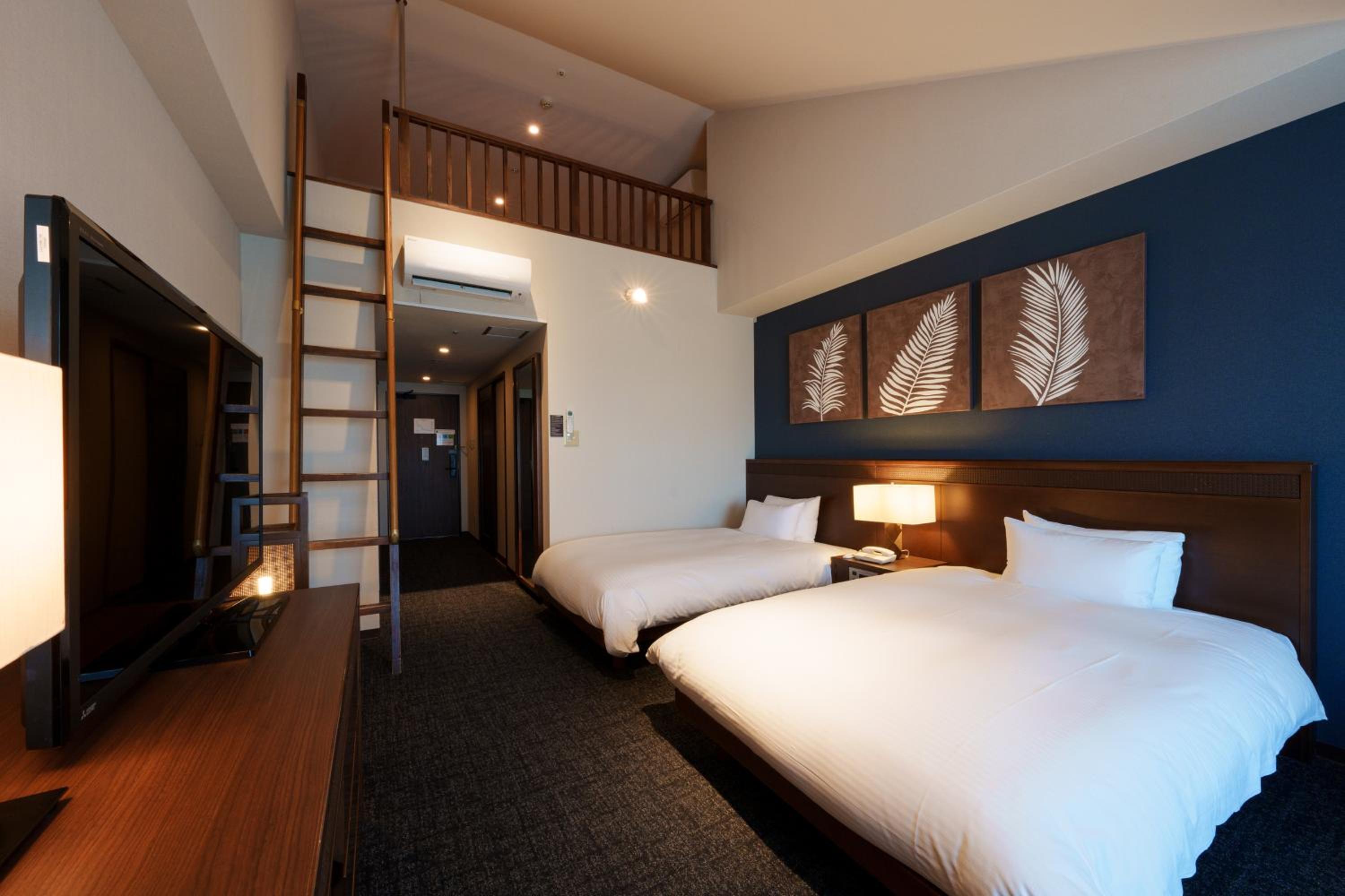 Family Room with Loft - Main Building - Non-Smoking - Ocean's Wing - Photo 1