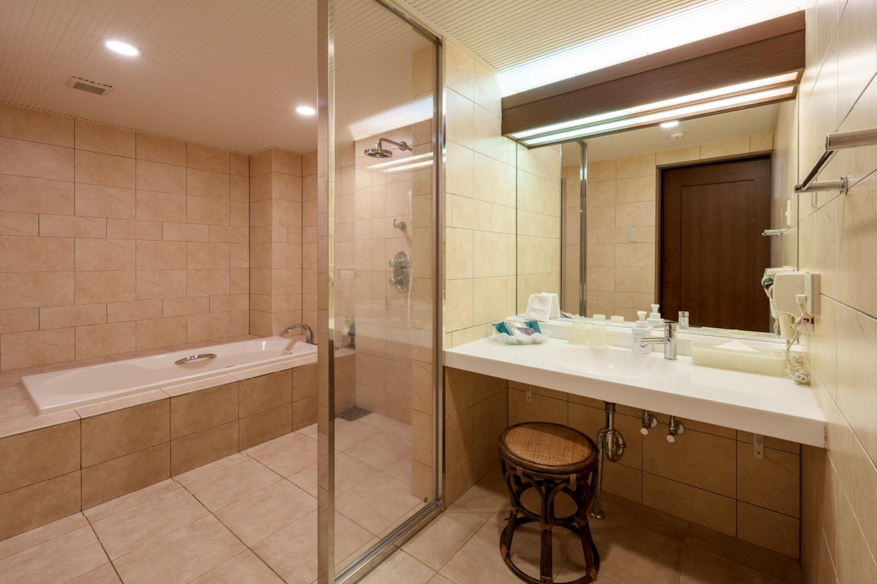 Standard Twin Room - Seaside Annex - Non-Smoking - Ocean's Wing - Photo 13