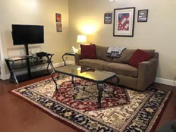 One-Bedroom Apartment photo 2