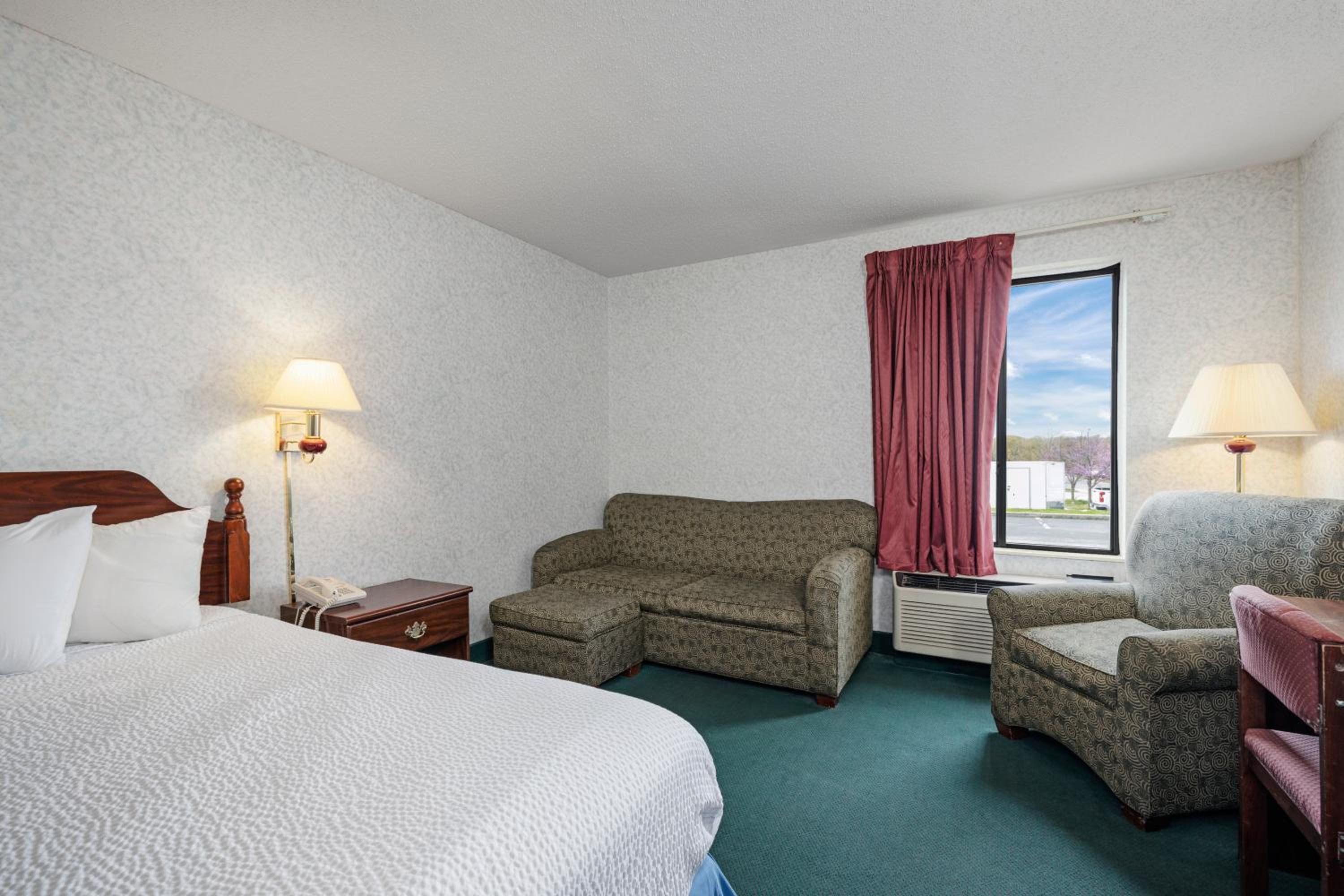 King Room - Mobility Access/Non-Smoking - Photo 4