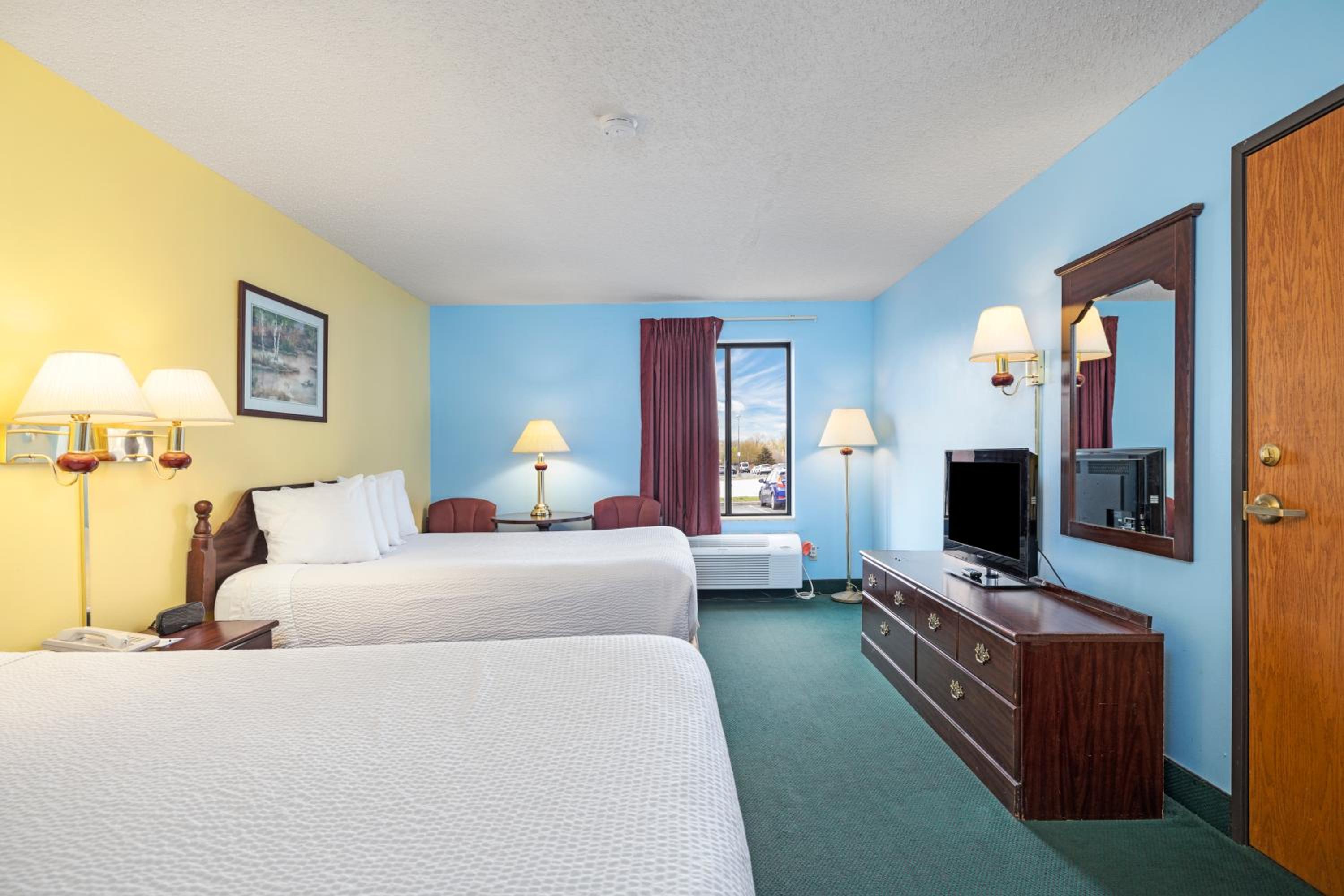Double Room with Two Double Beds - Non-Smoking - Photo 2