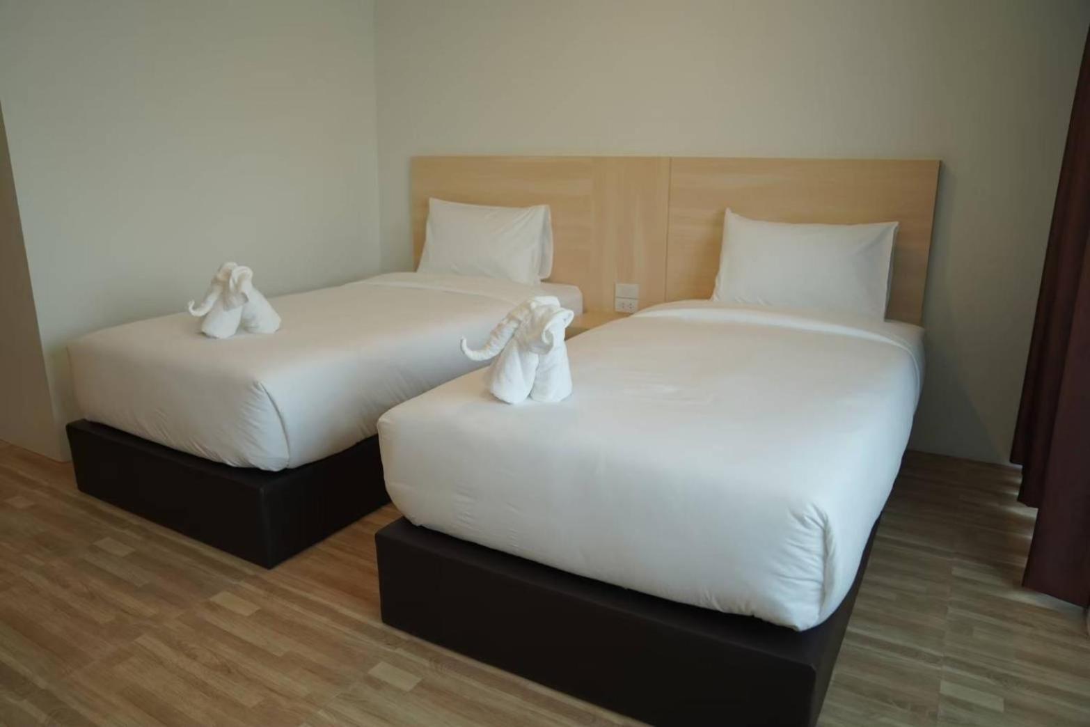 Deluxe Twin Room - Photo 2