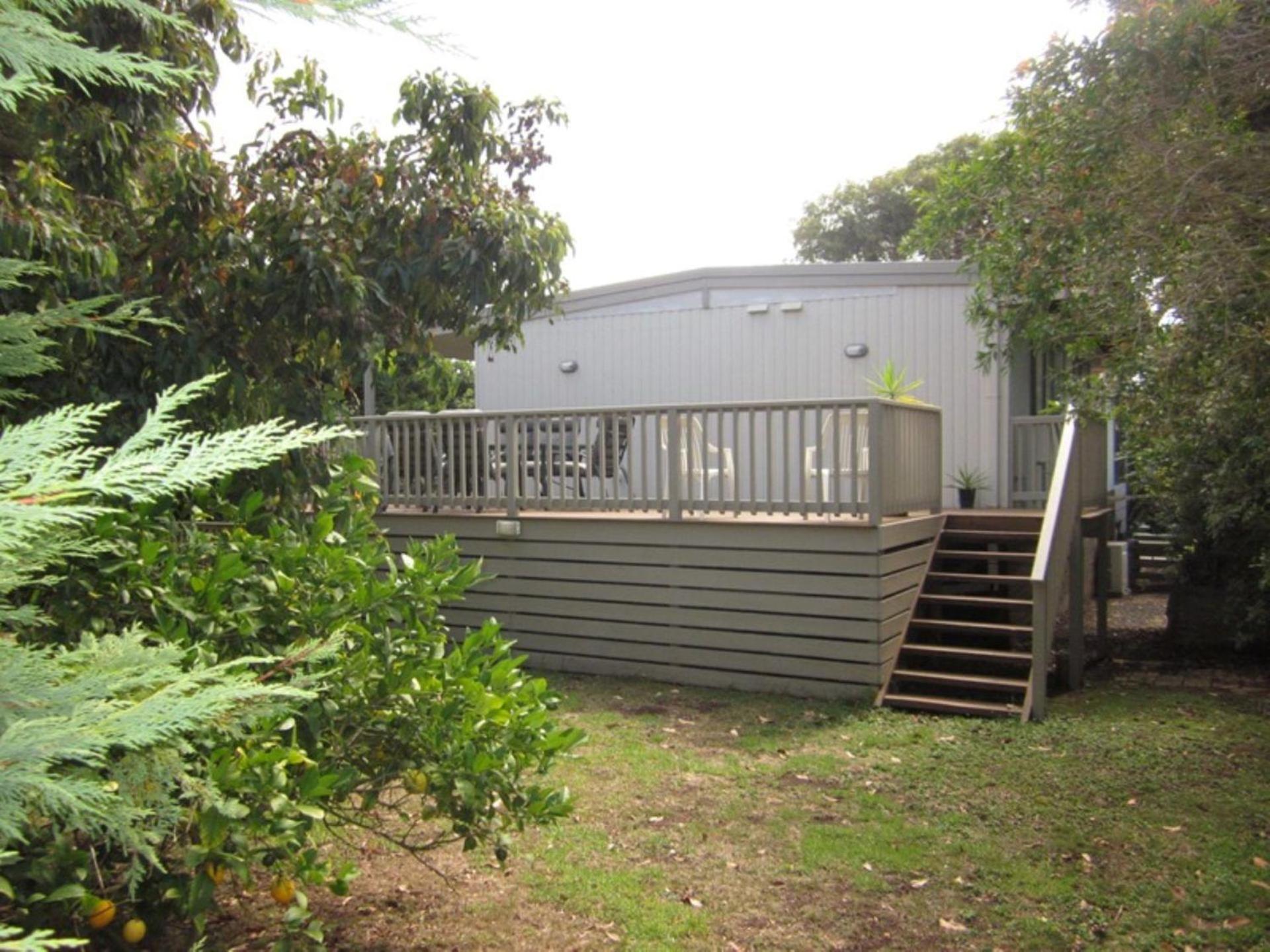 Three-Bedroom House photo 2