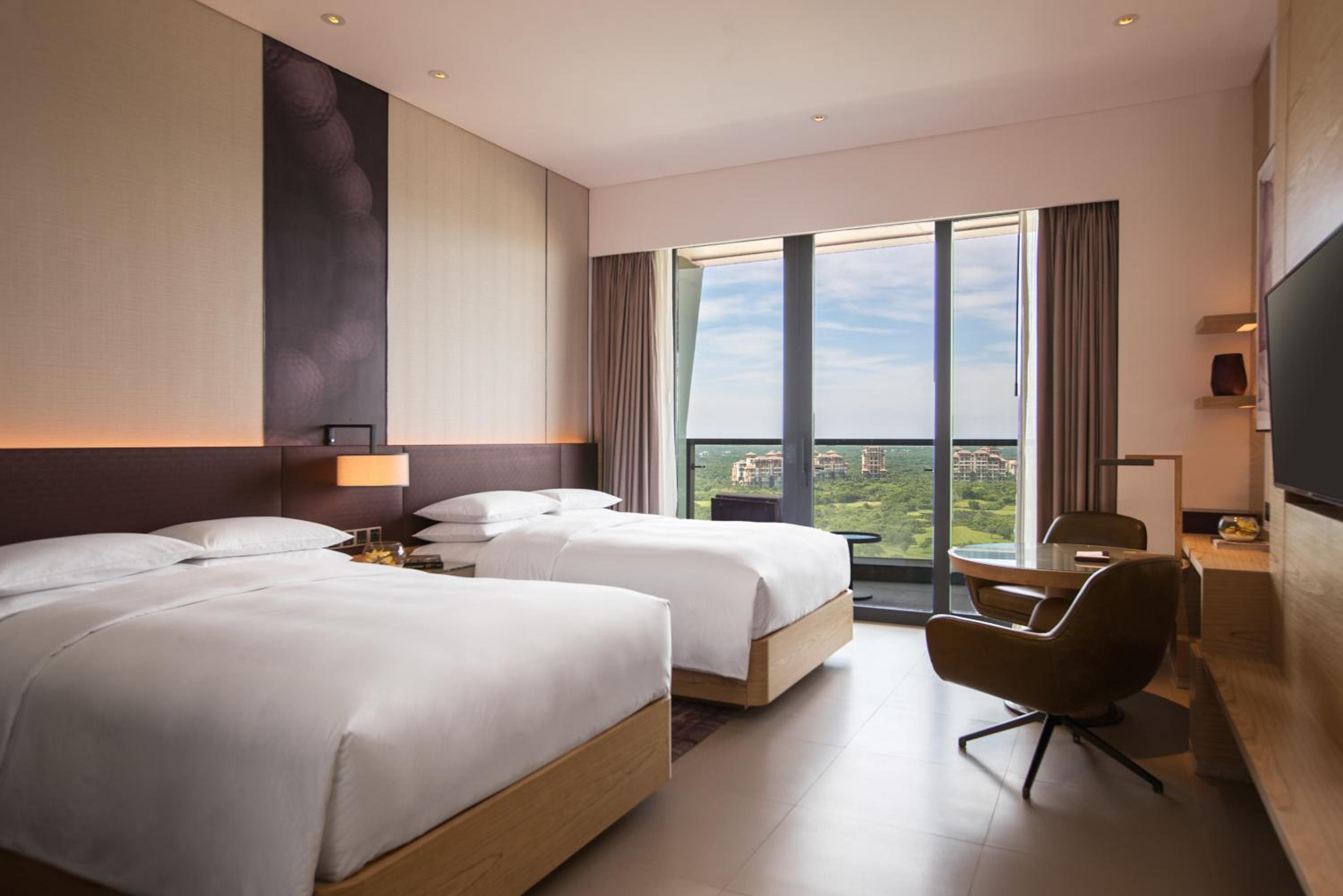 Deluxe Golf View Room, Guest room, 2 Double, Golf view
