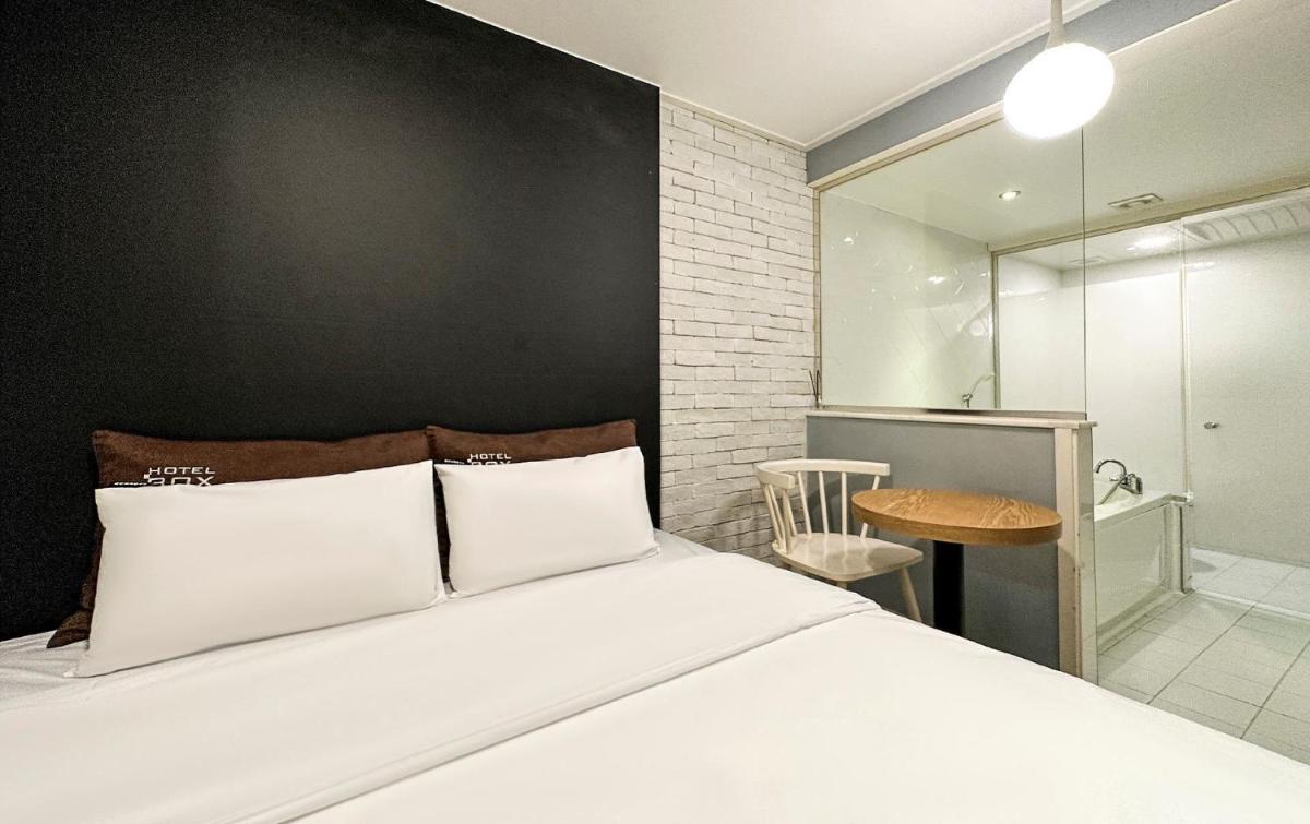 Deluxe Room (2 Adults + 1 Child) photo 3