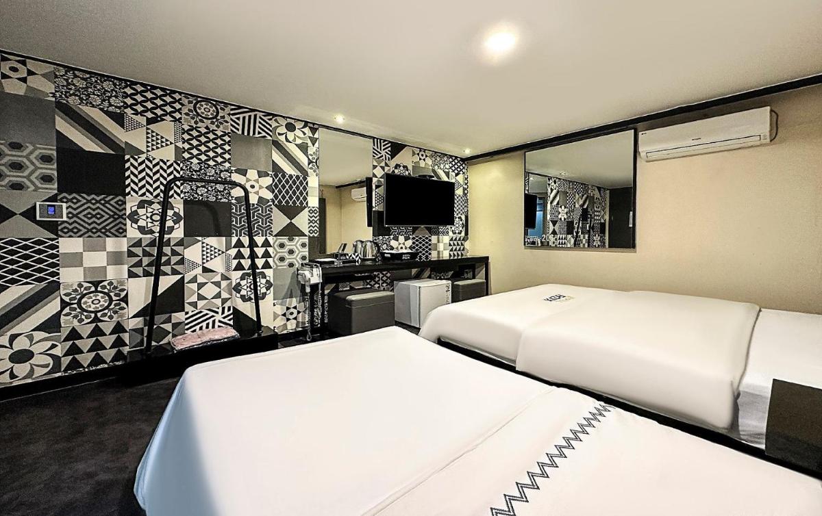 Deluxe Twin Room photo 3