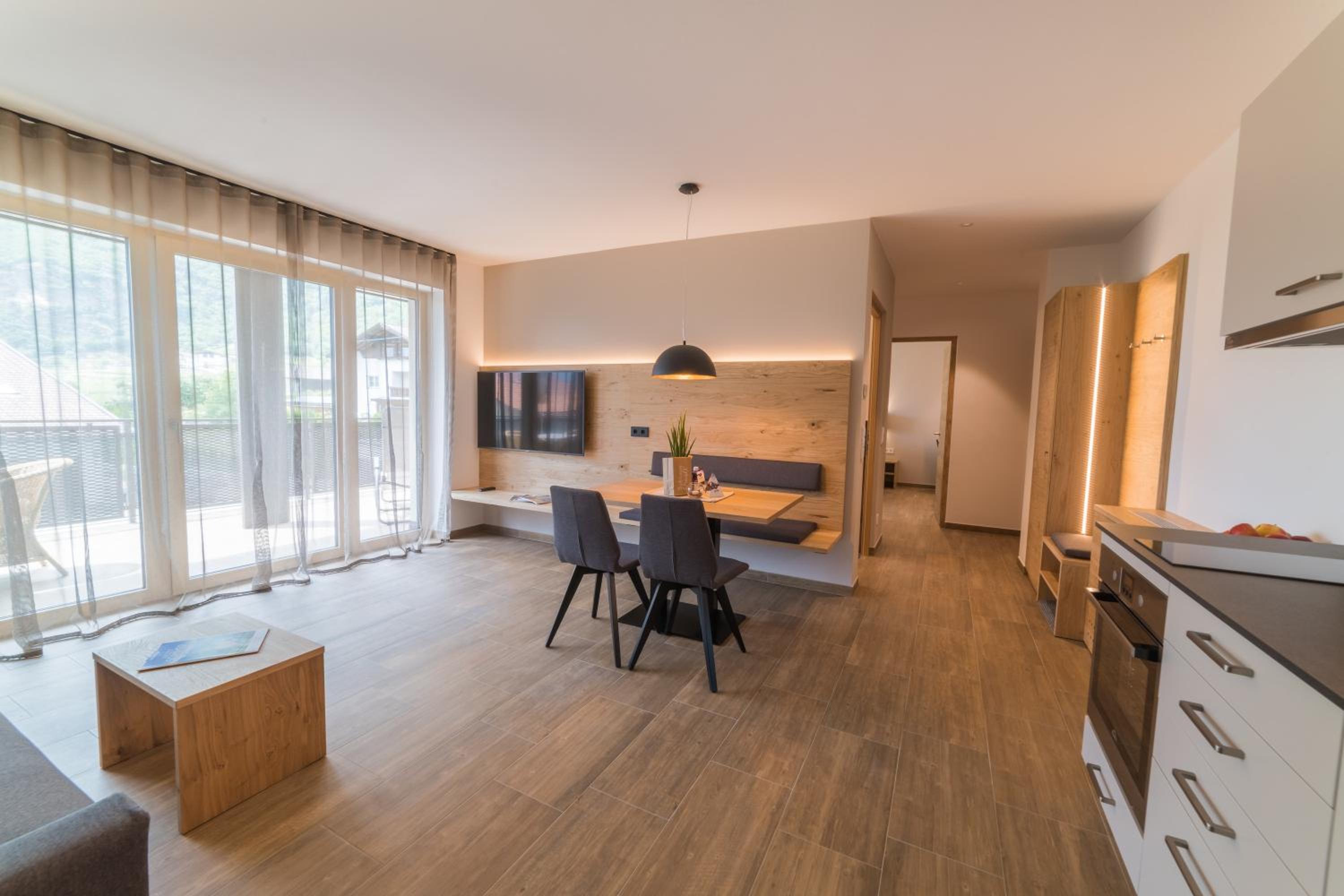 Superior One-Bedroom Apartment With Balcony photo 1