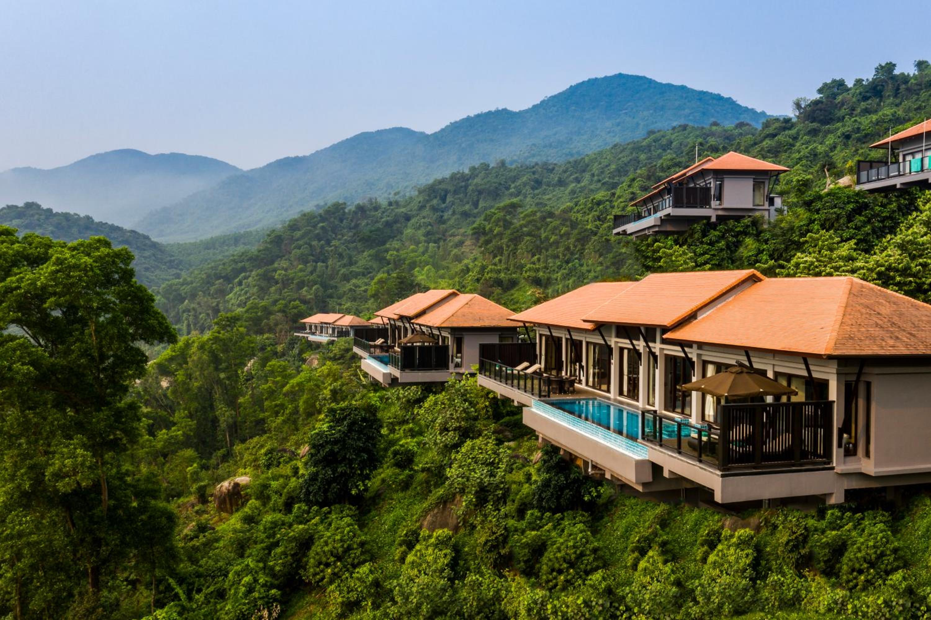 Three-bedroom Seaview Hillside Villa with Heated Pool - Photo 5