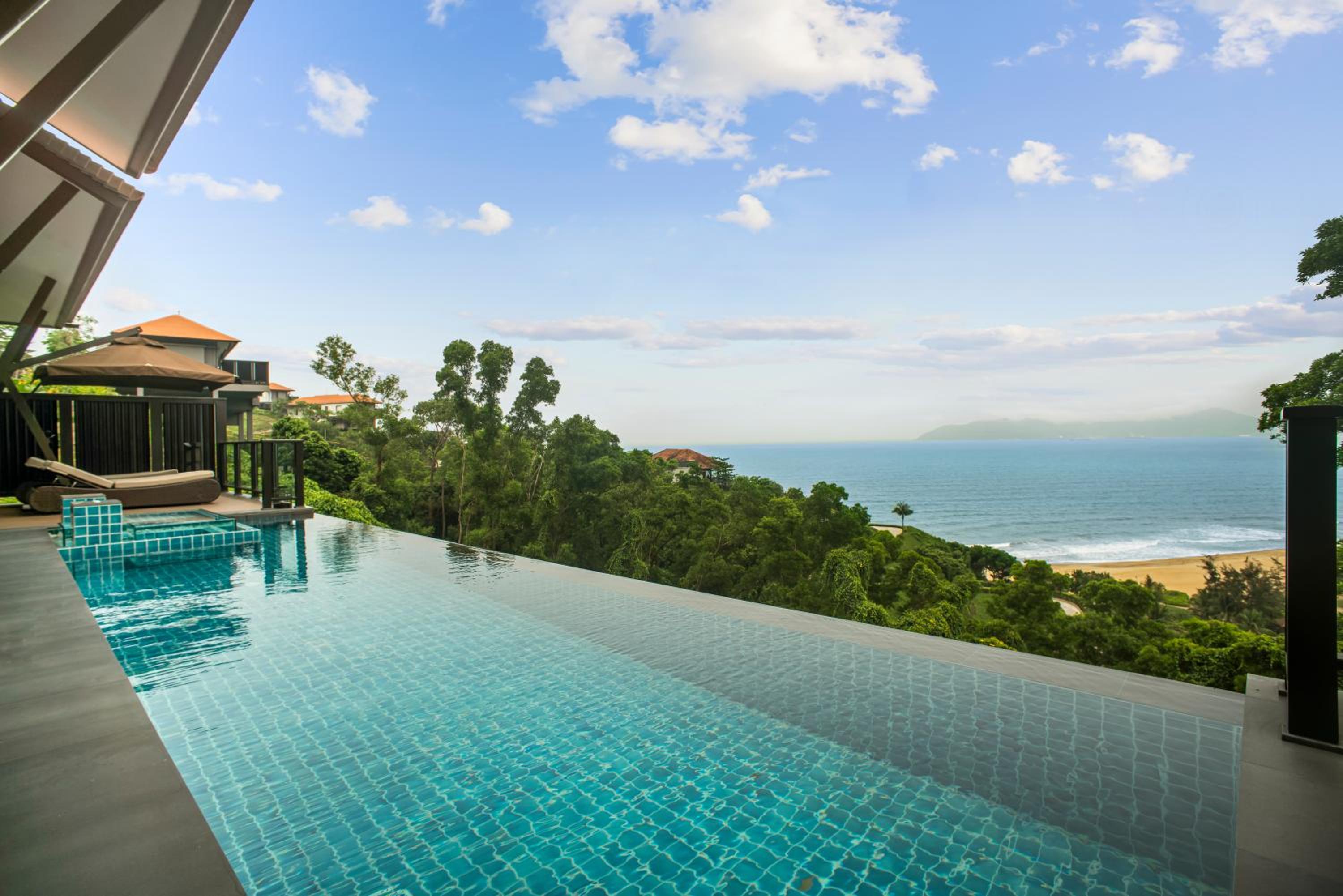 Three-bedroom Seaview Hillside Villa with Heated Pool - Photo 9