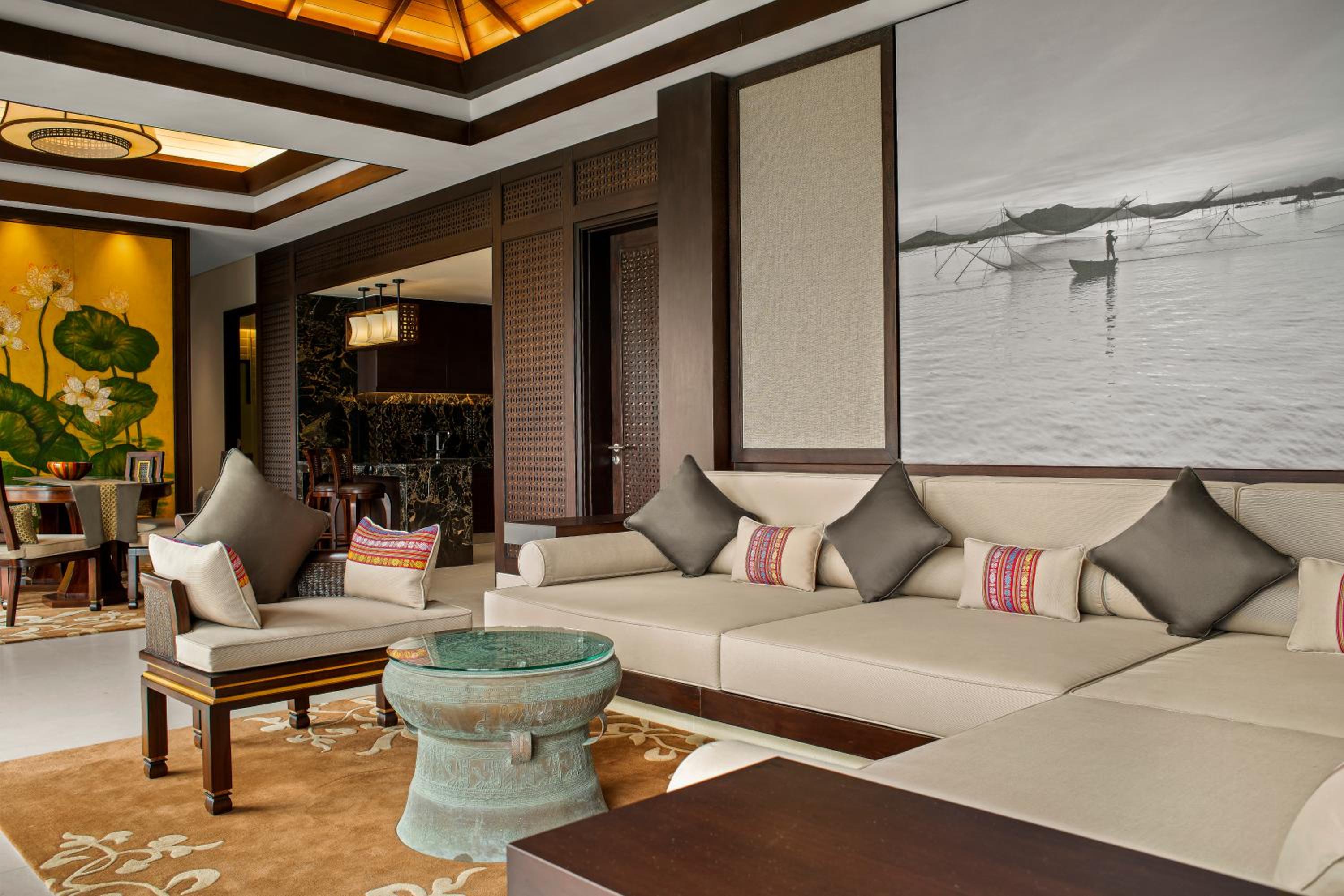 Three-bedroom Seaview Hillside Villa with Heated Pool - Photo 13