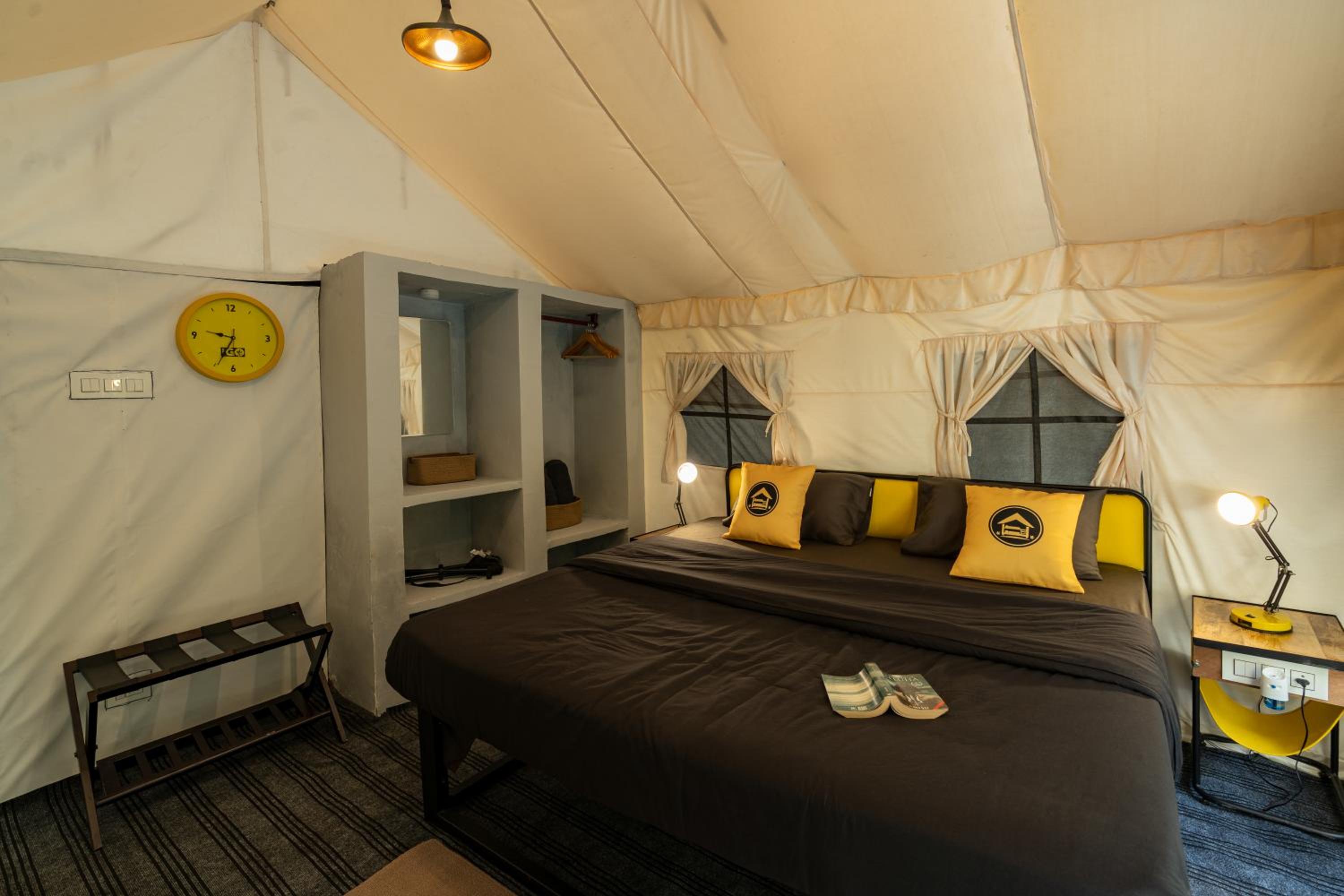  Deluxe Swiss Tent - Photo 6