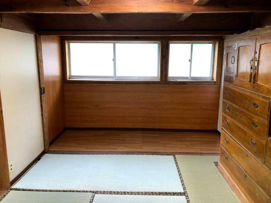 Three-Bedroom Apartment photo 1