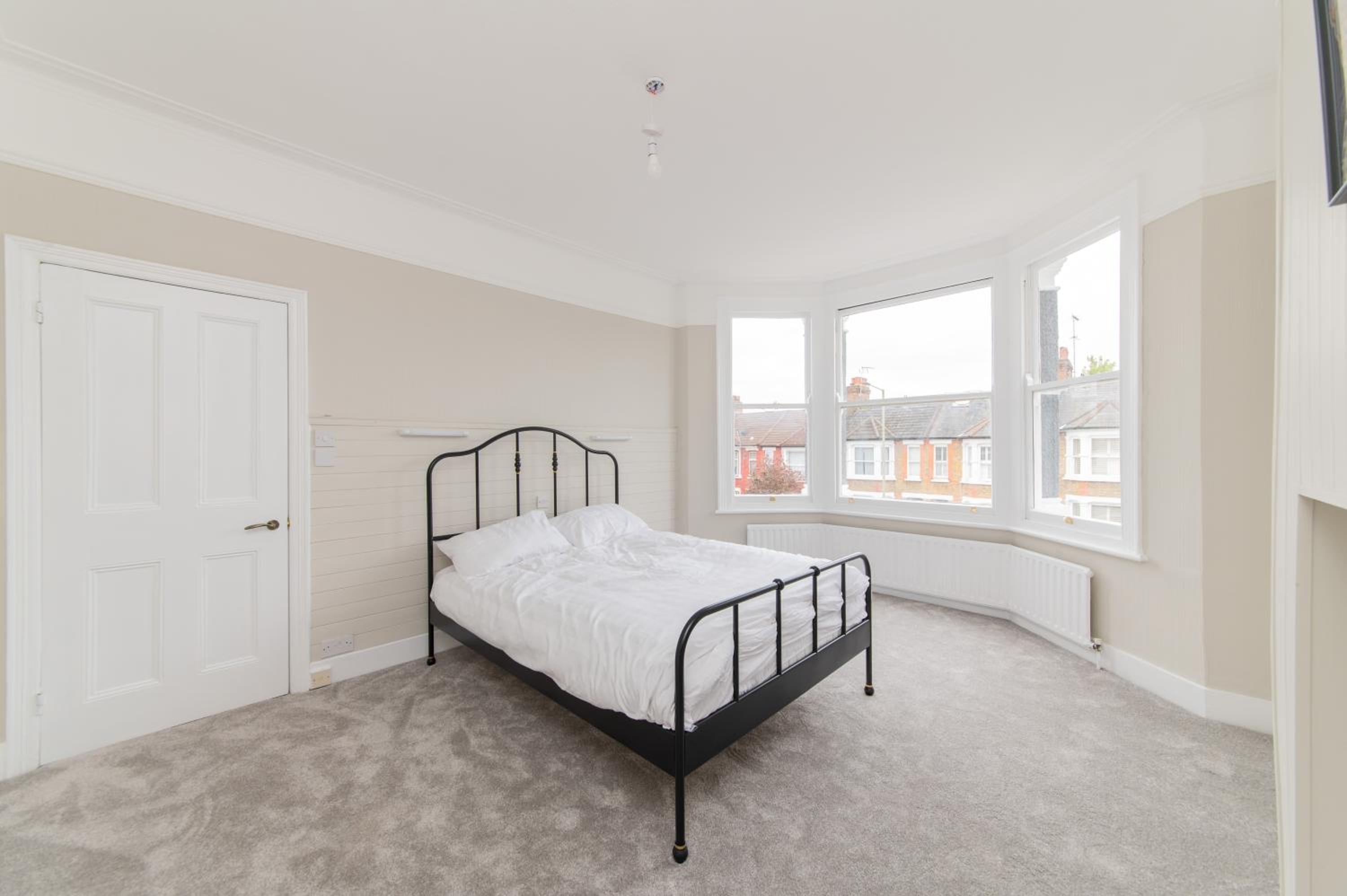 One-Bedroom House photo 1