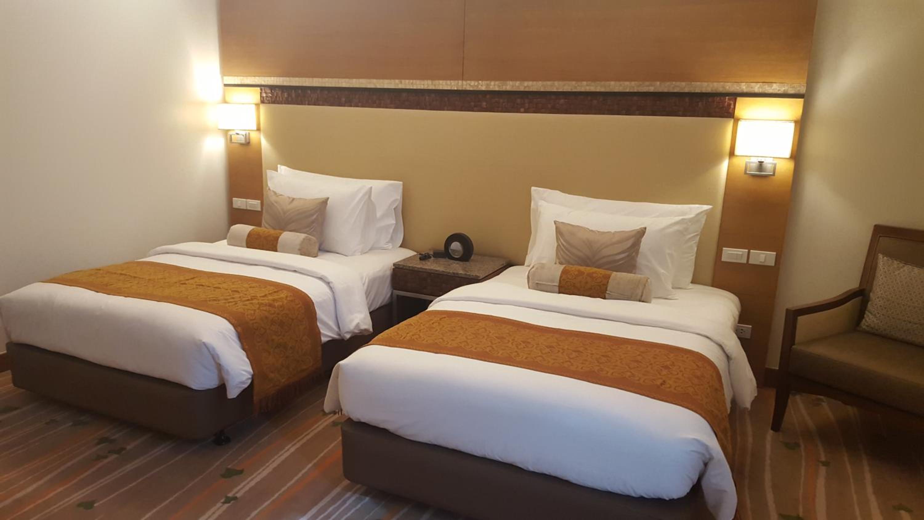 Premier Twin Room - Non-Smoking photo 3
