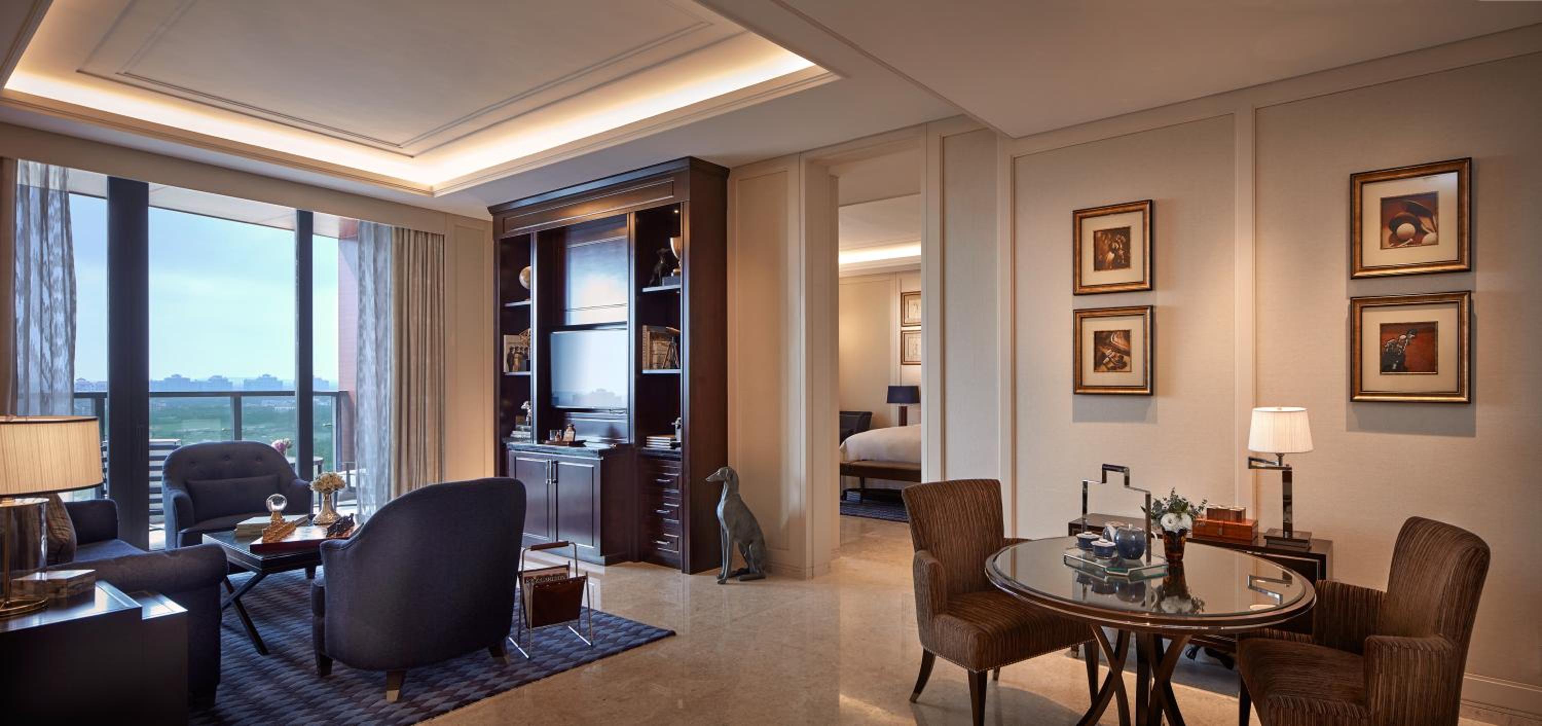 Club Golf View Suite with Club Benefits