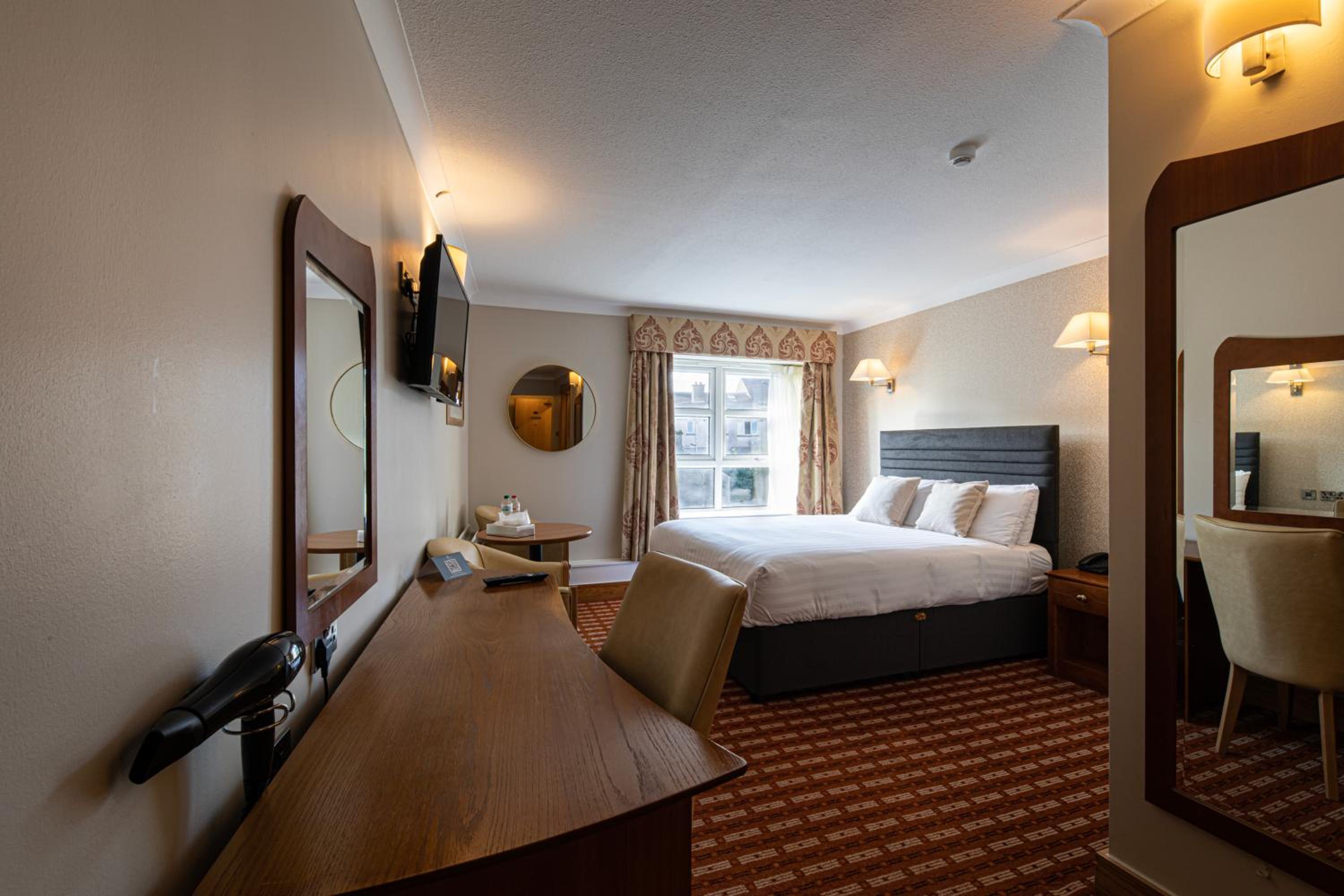 Double Room with Street View - Photo 7