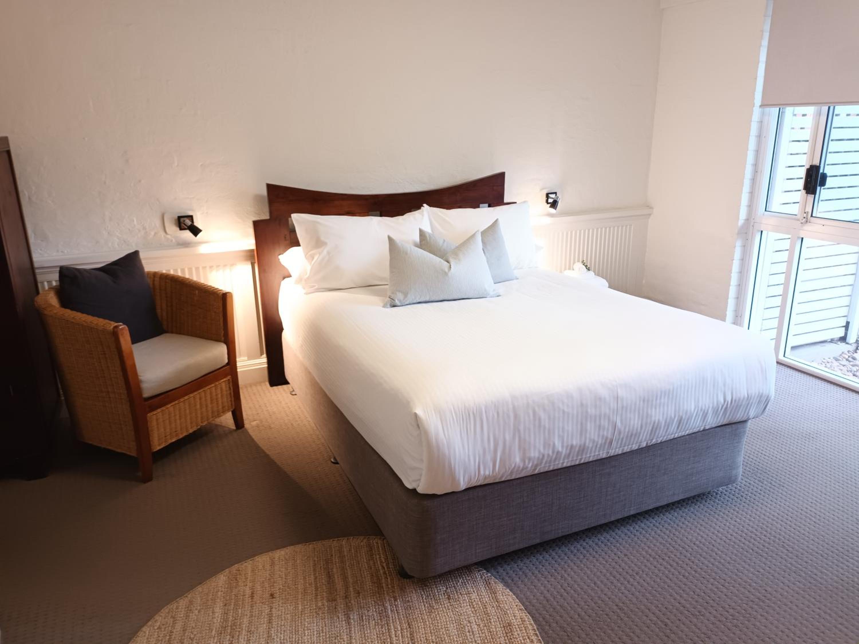 Queen Room - Non Waterfront - Ground Floor