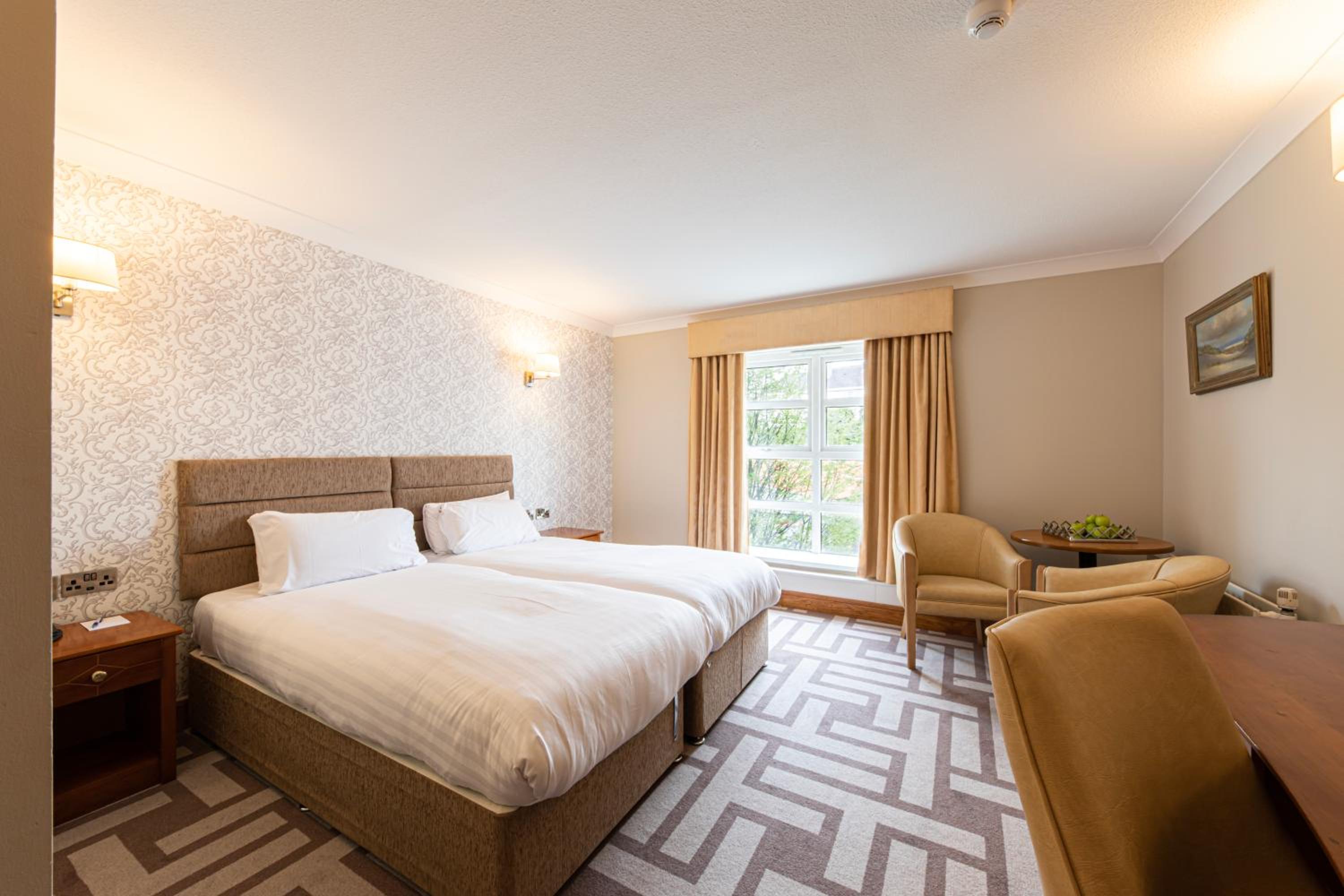 Twin Room with Street View - Photo 1