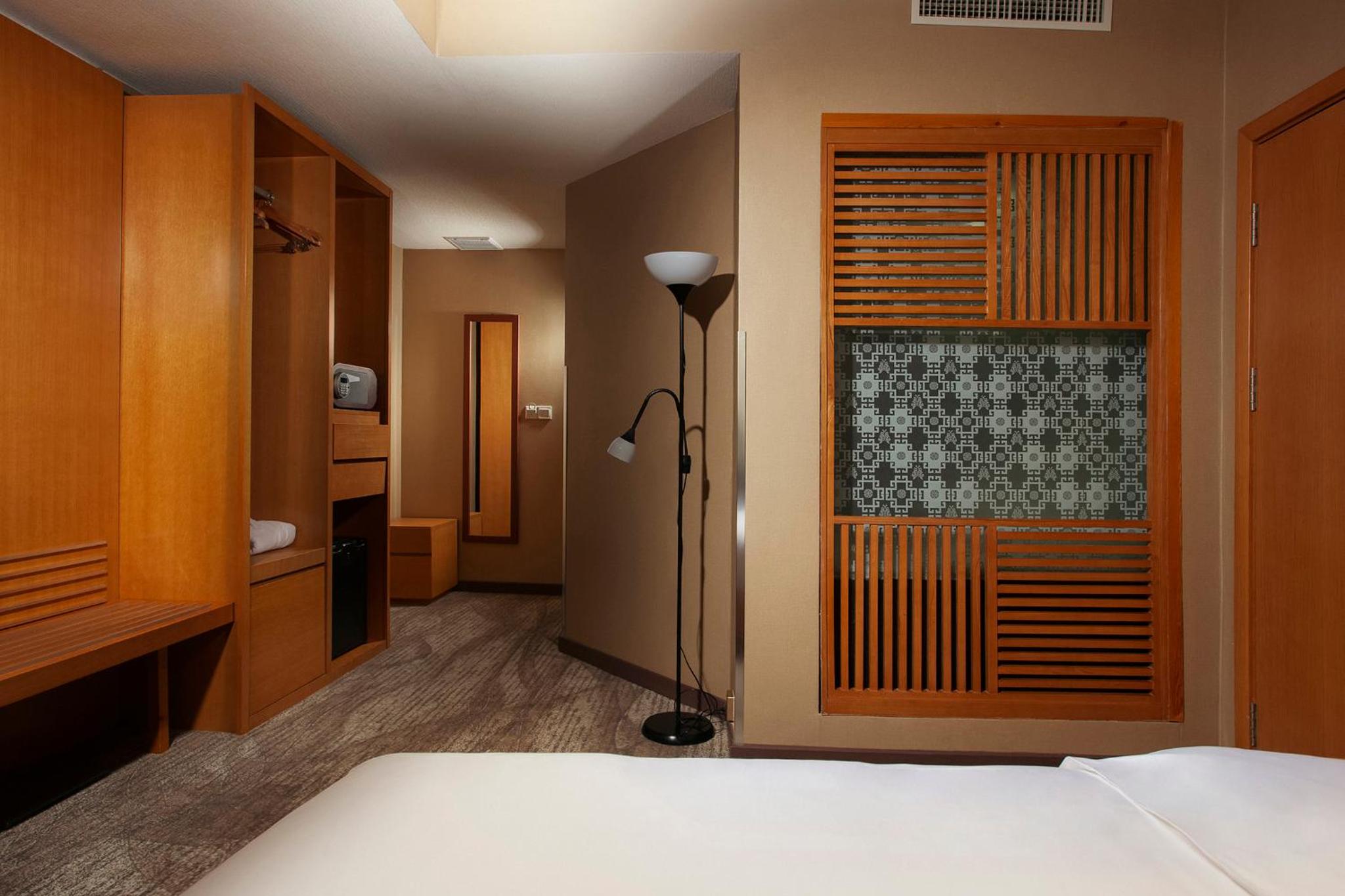 Standard Room with King Bed