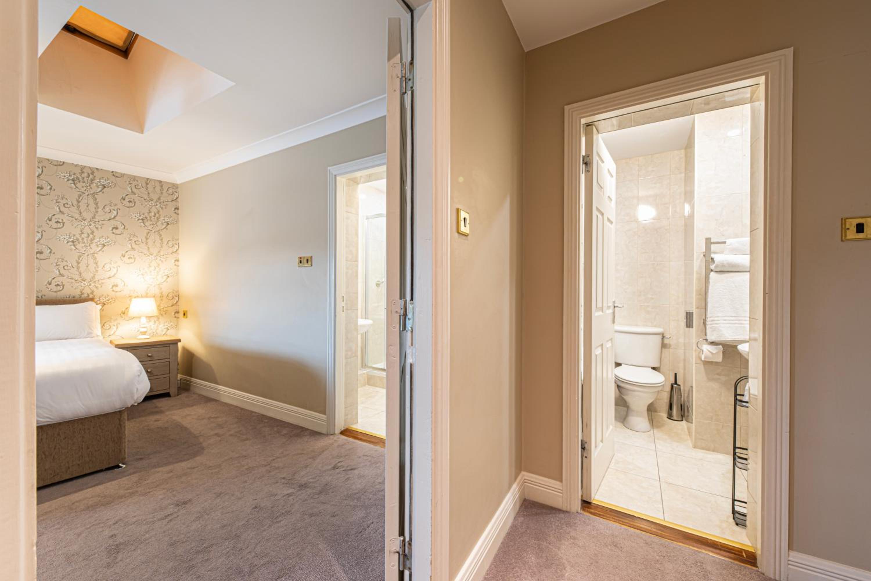 Family Room (2 Adults + 2 Children) - Photo 7