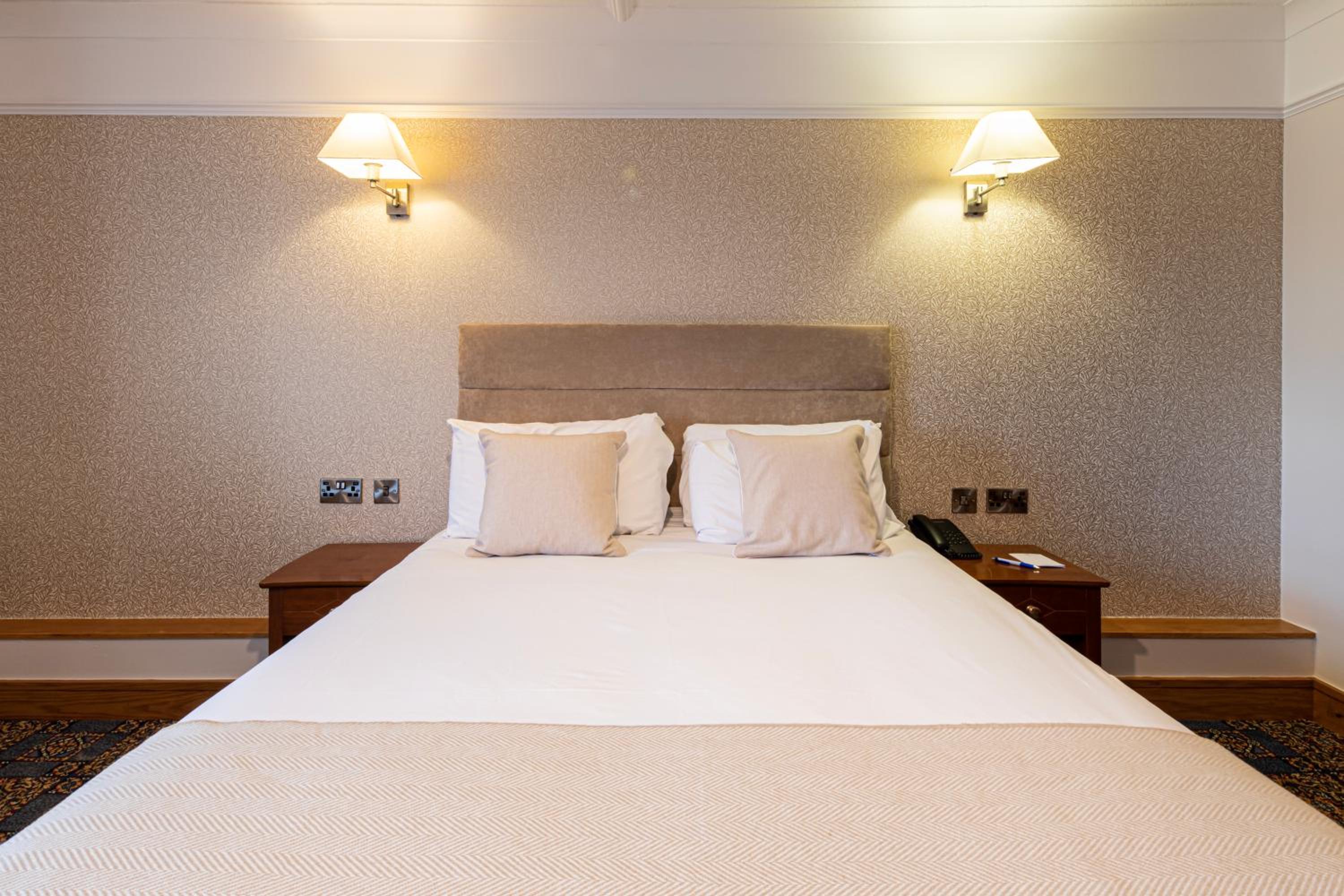 Double Room with River View - Photo 1