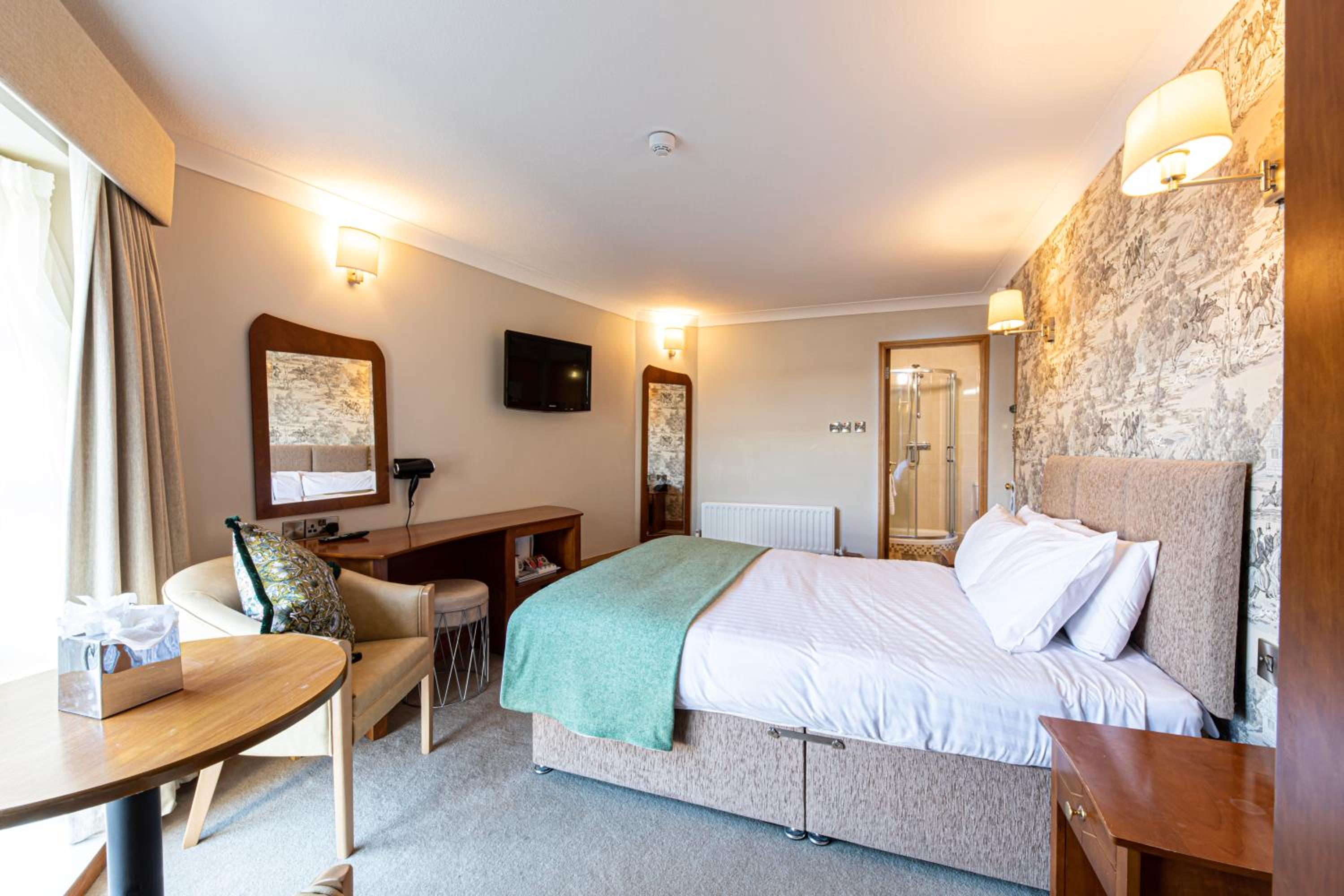 Double Room with River View - Photo 2